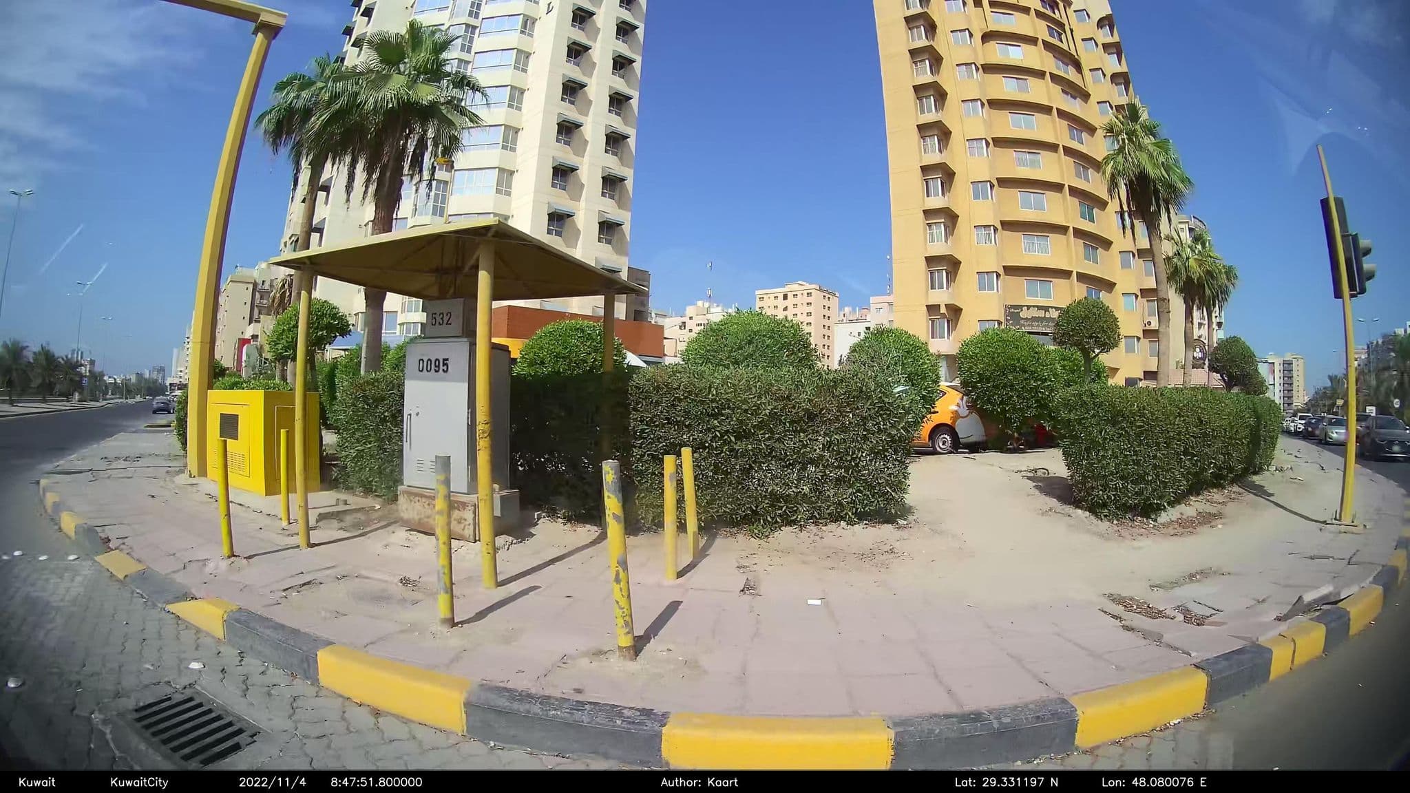 Street view near Le Royal Express Hotel, As Sālimīyah — © kaart_2 (CC BY-SA · Mapillary)