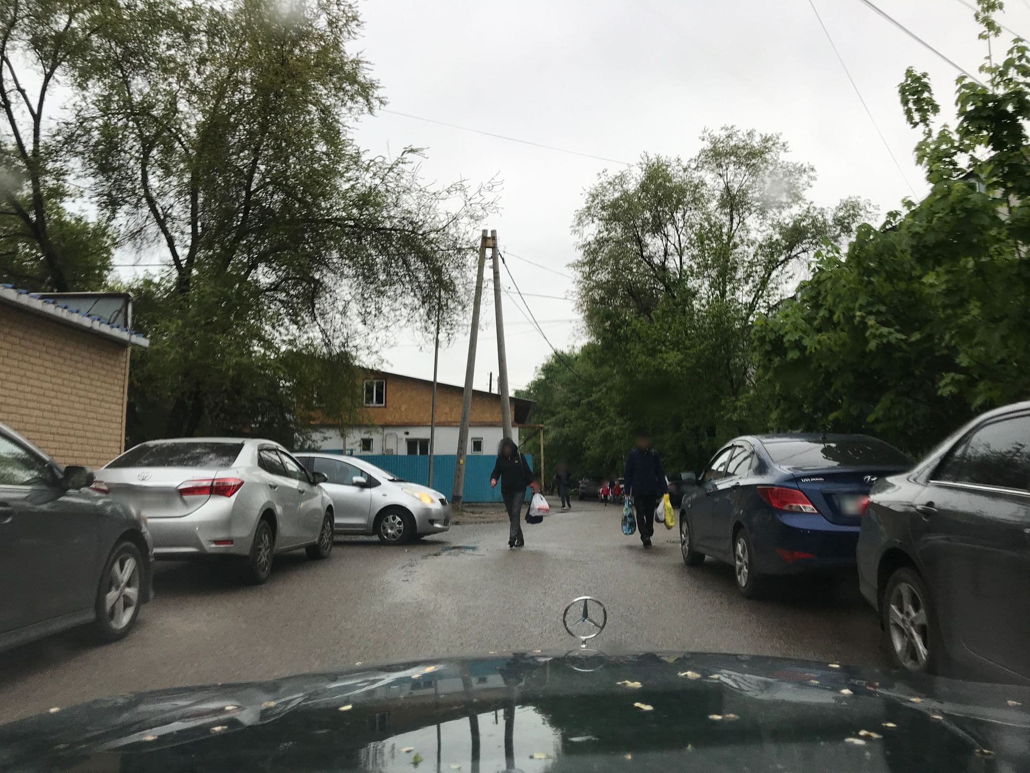 Street view near Apart Comfort, Almaty — © vik1607 (CC BY-SA · Mapillary)