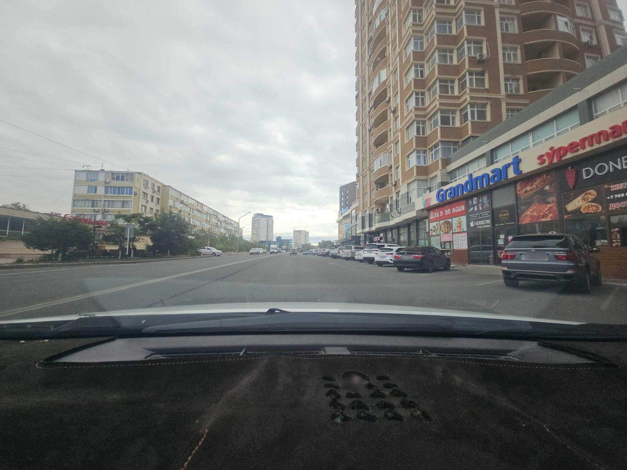 Street view near Rusel Hotel, Aktau — © Kabylbek-32 (CC BY-SA · Mapillary)