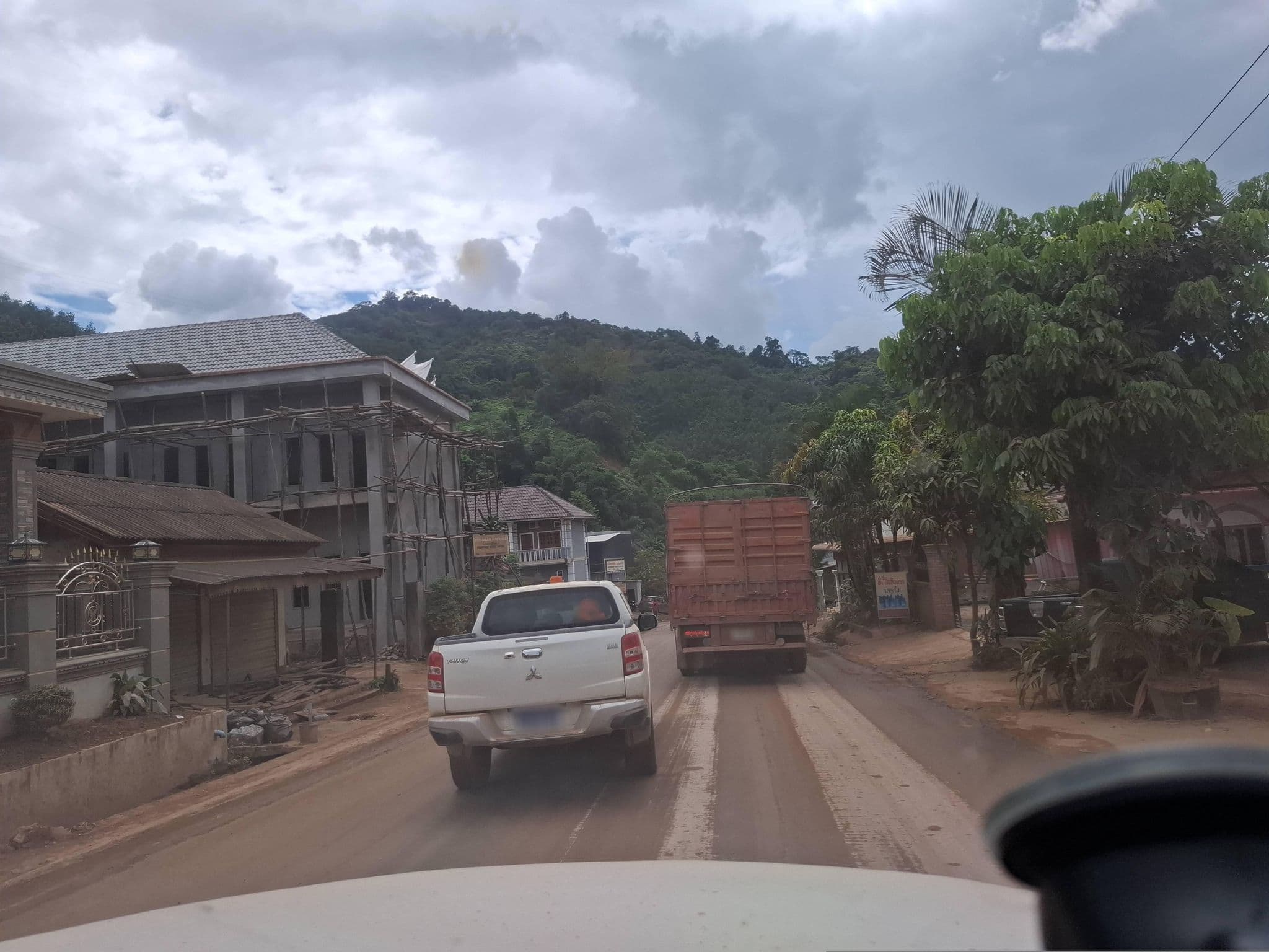Street view near Buakhao Guesthouse, Ban Botèn — © phouthone (CC BY-SA · Mapillary)