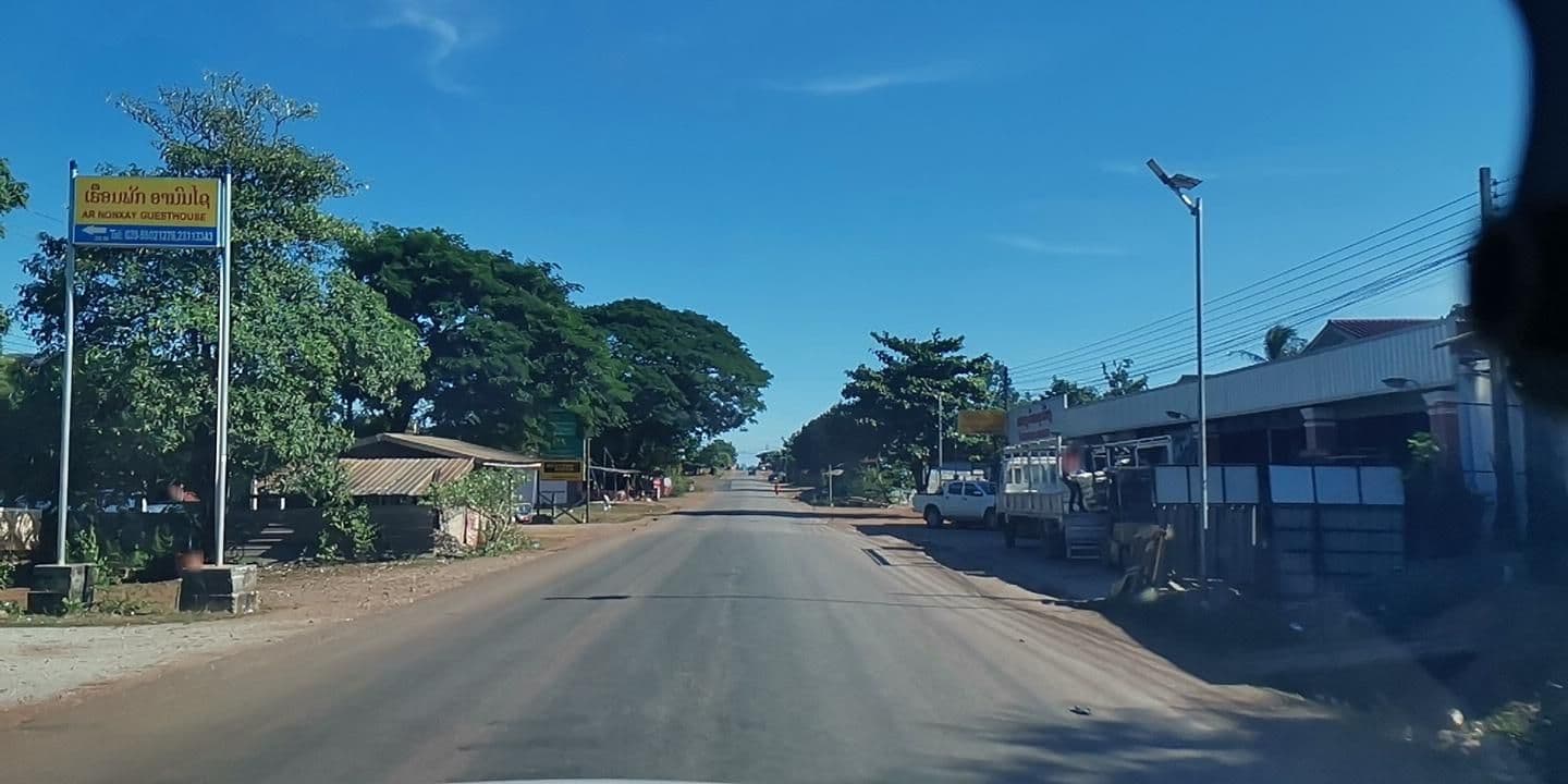 Street view near Ar Nonxay Guesthouse, Thakhèk — © VIENGALOUN (CC BY-SA · Mapillary)