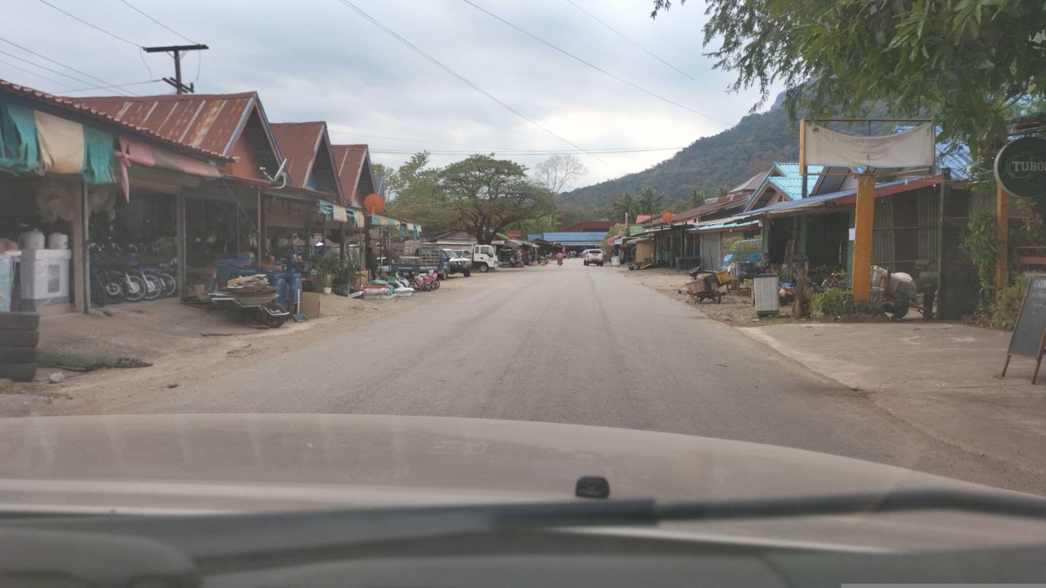 Street view near Koung Kham Guest House, Ban Nahin — © sengxay (CC BY-SA · Mapillary)