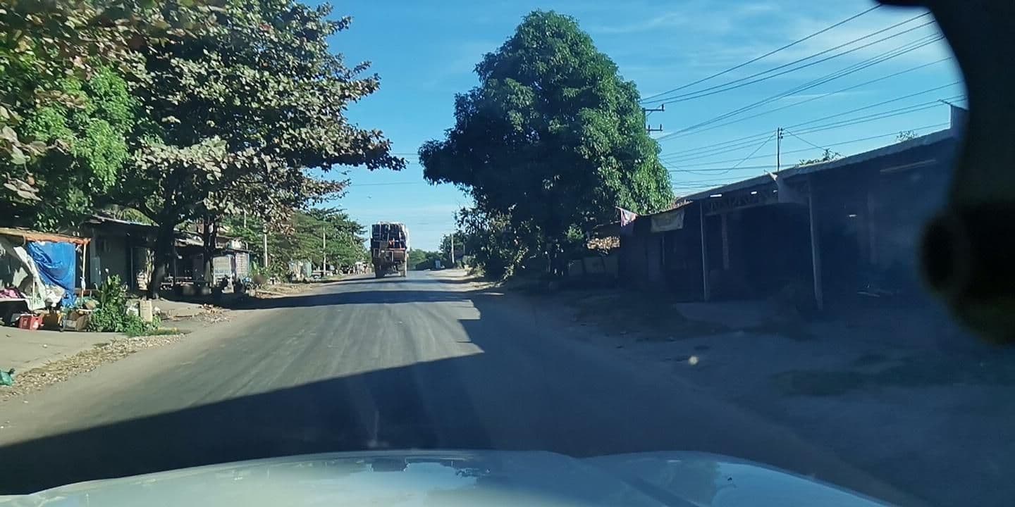 Street view near Samy's Guesthouse, Thakhèk — © VIENGALOUN (CC BY-SA · Mapillary)