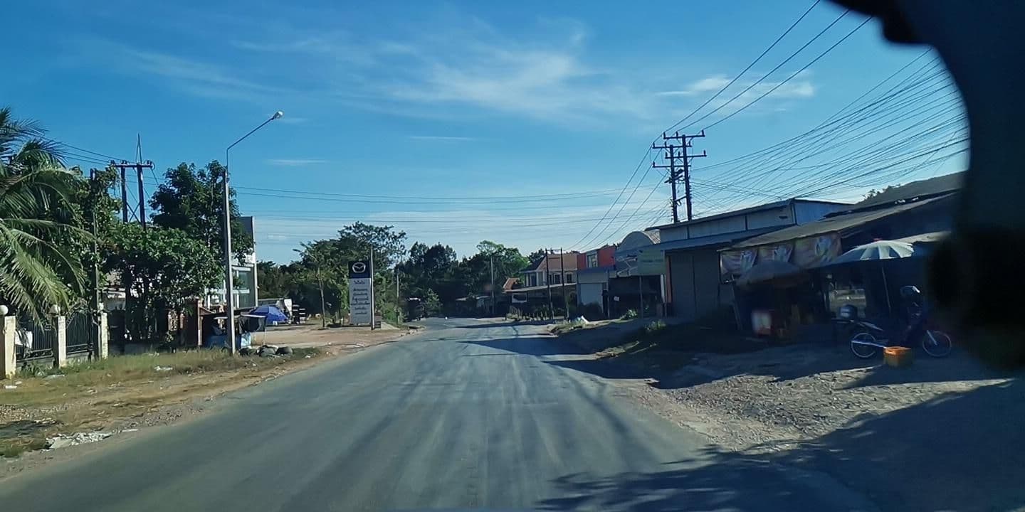 Street view near Mavinanh Guesthouse, Thakhèk — © VIENGALOUN (CC BY-SA · Mapillary)
