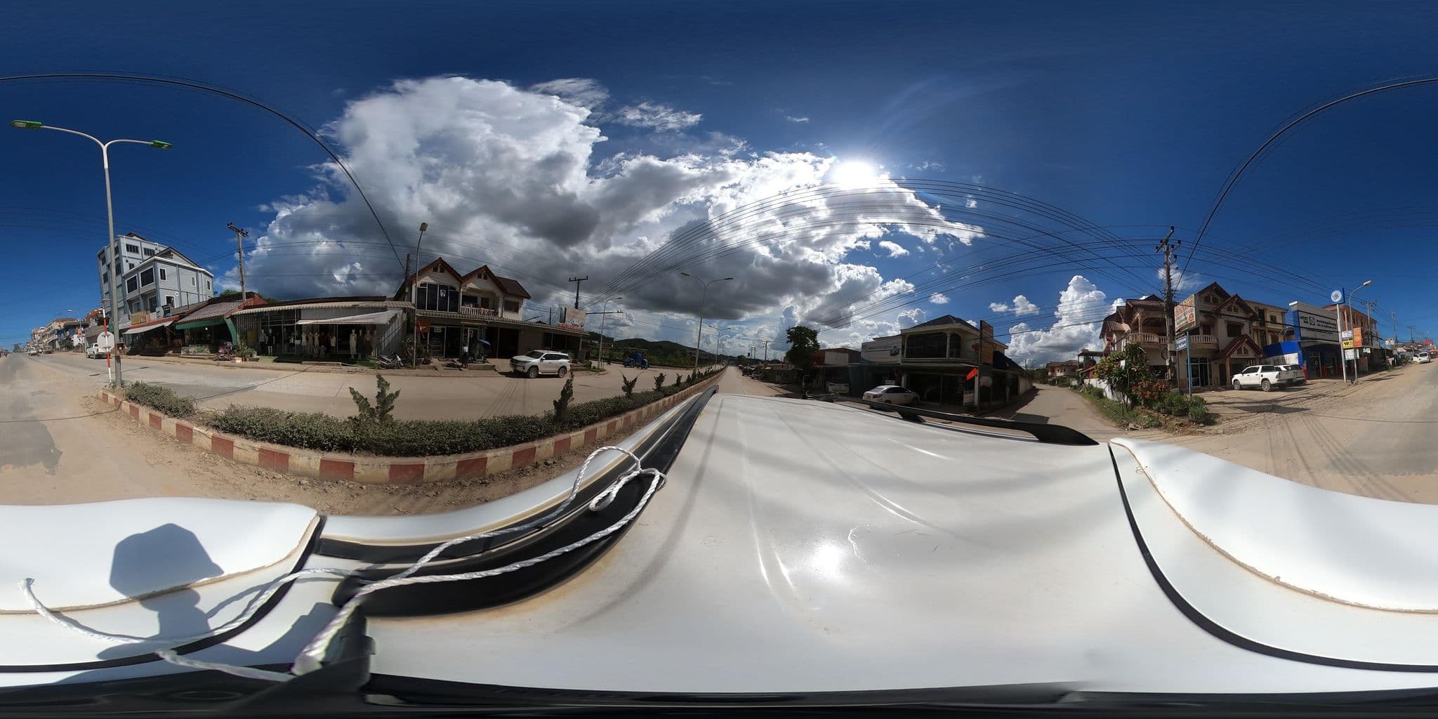 Street view near Sipraseut Guest House, Muang Phônsavan — © yuki_charo (CC BY-SA · Mapillary)