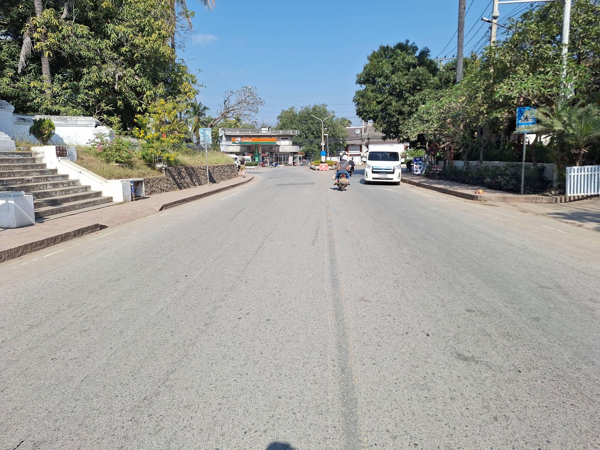 Street view near Vongprachan, Luang Prabang