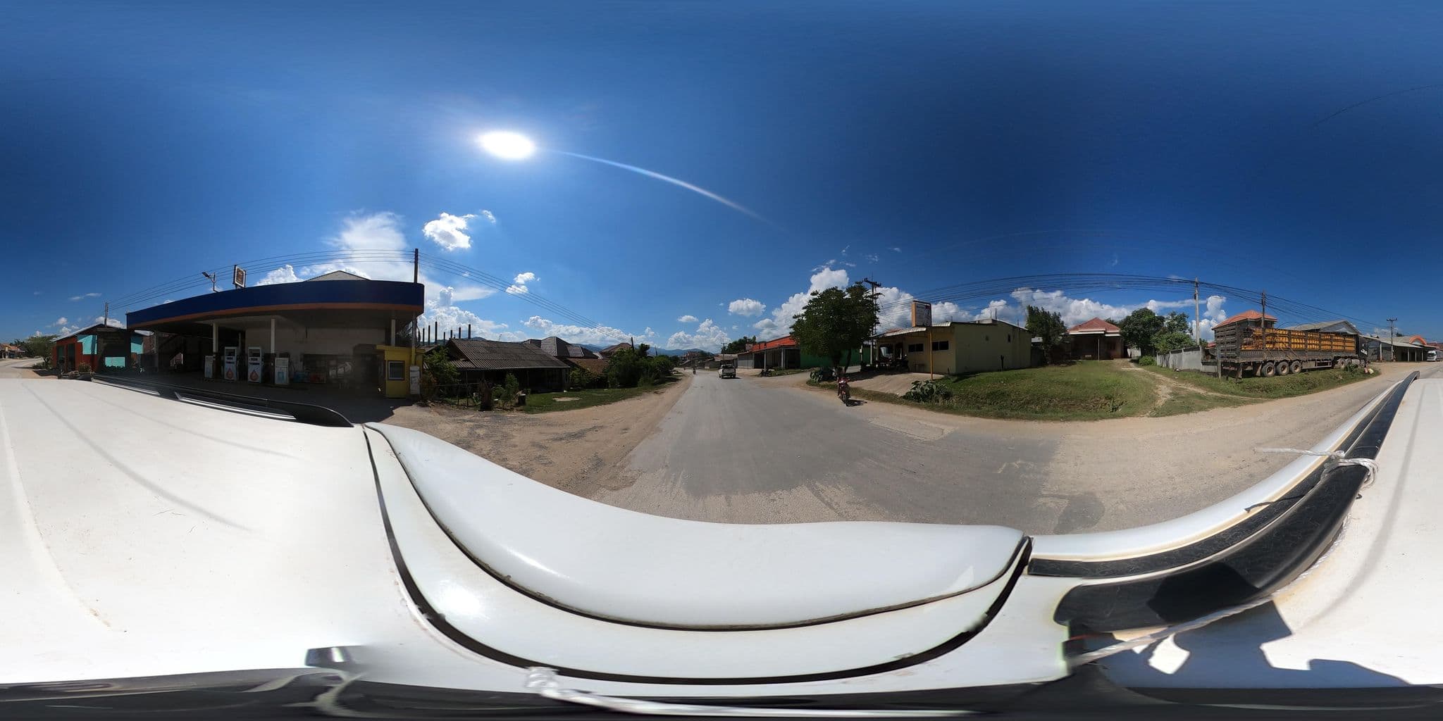 Street view near Sanesathit Guesthouse, Ban Khangviang — © yuki_charo (CC BY-SA · Mapillary)