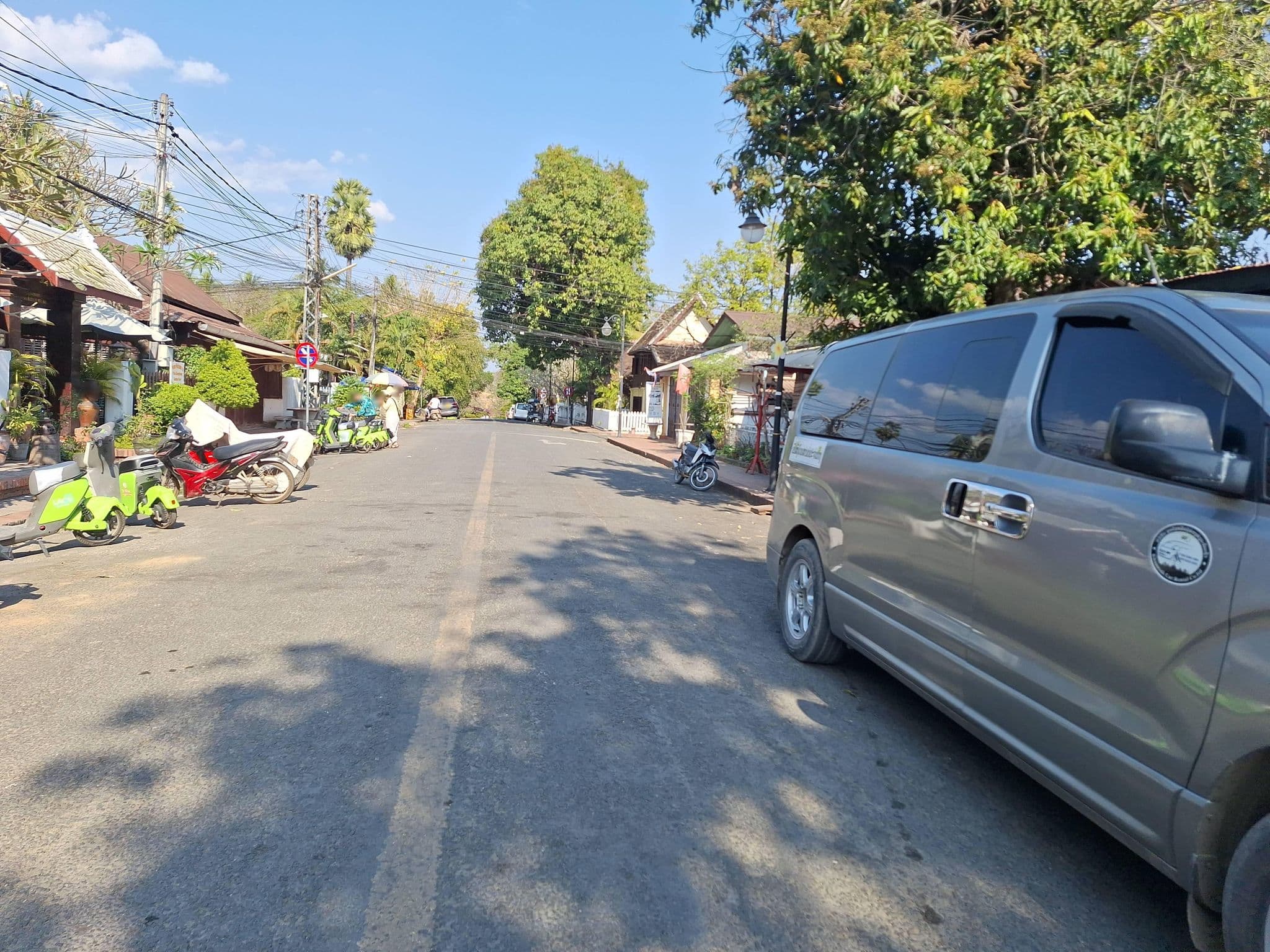 Street view near Somvang Khily Guesthouse, Luang Prabang — © Oby (CC BY-SA · Mapillary)