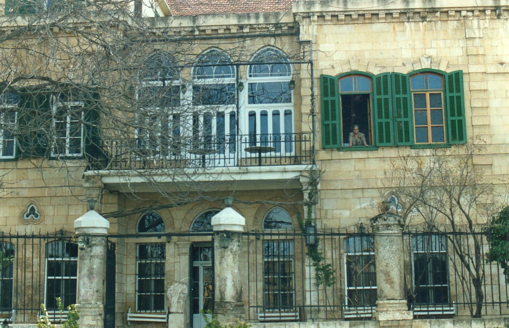 Palmyra Hotel (via Wikimedia Commons, CC BY-SA 3.0)