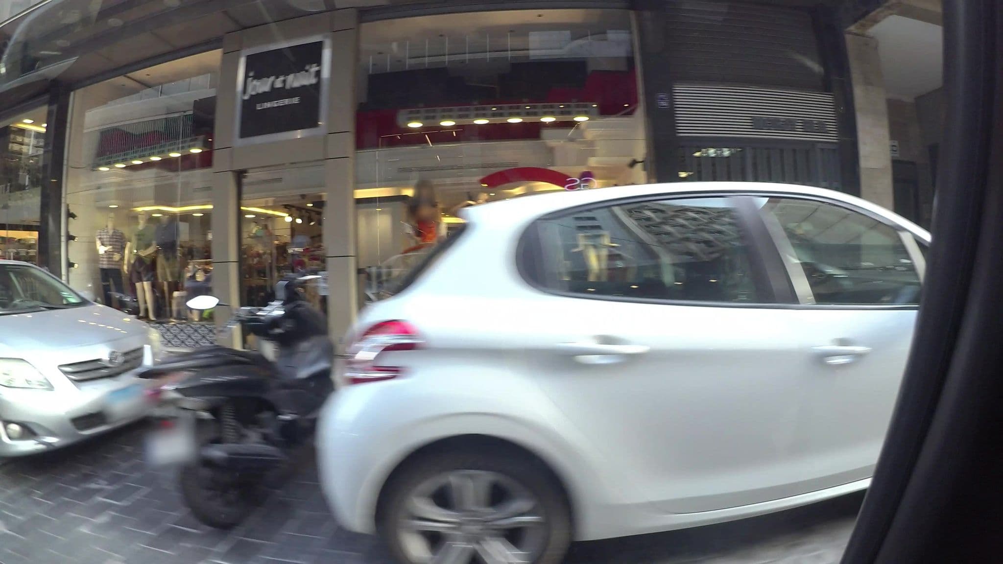 Street view near Elissa, Ra’s Bayrūt — © kaartcam (CC BY-SA · Mapillary)