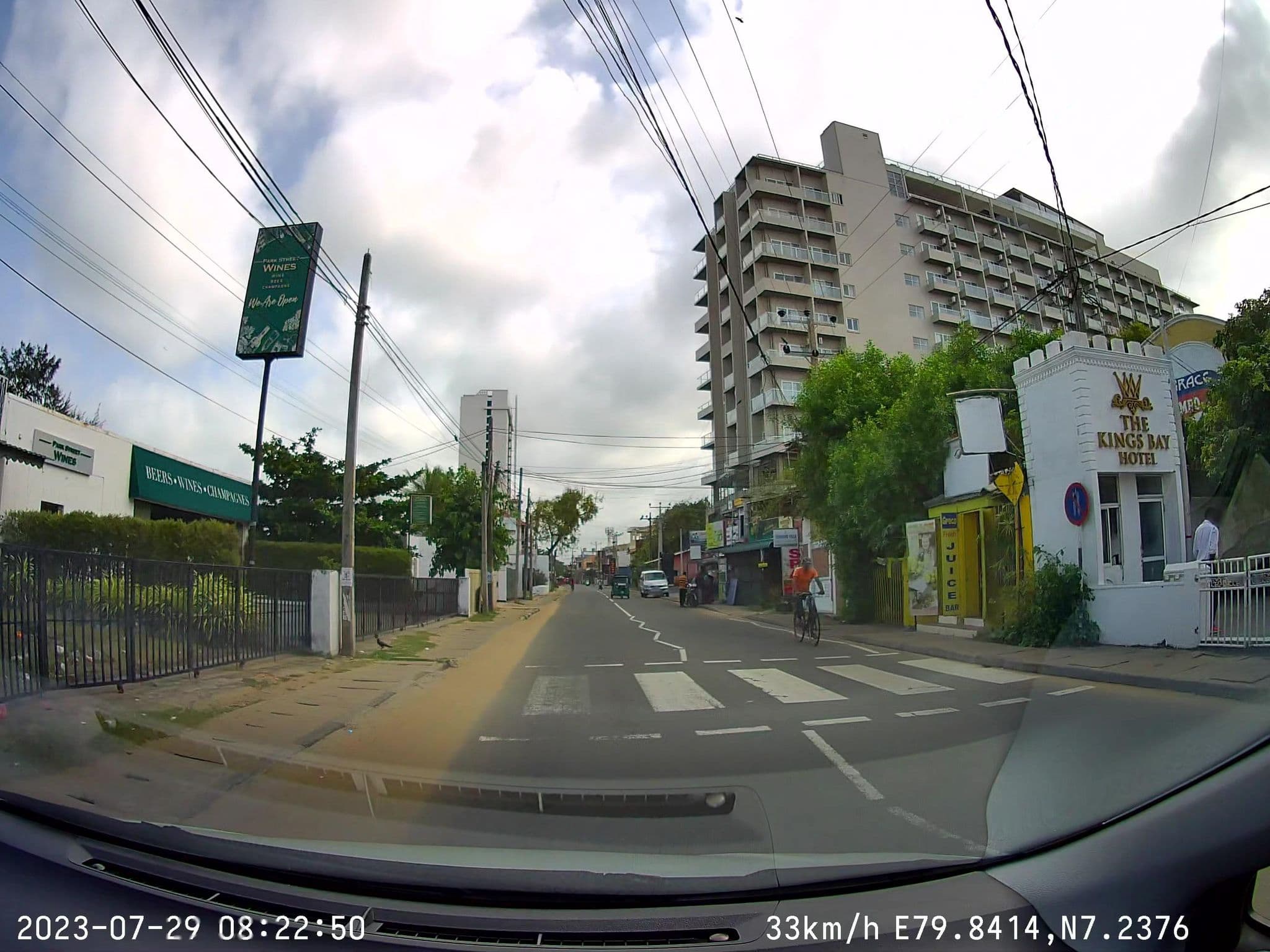 Street view near Silva's Beach, Negombo