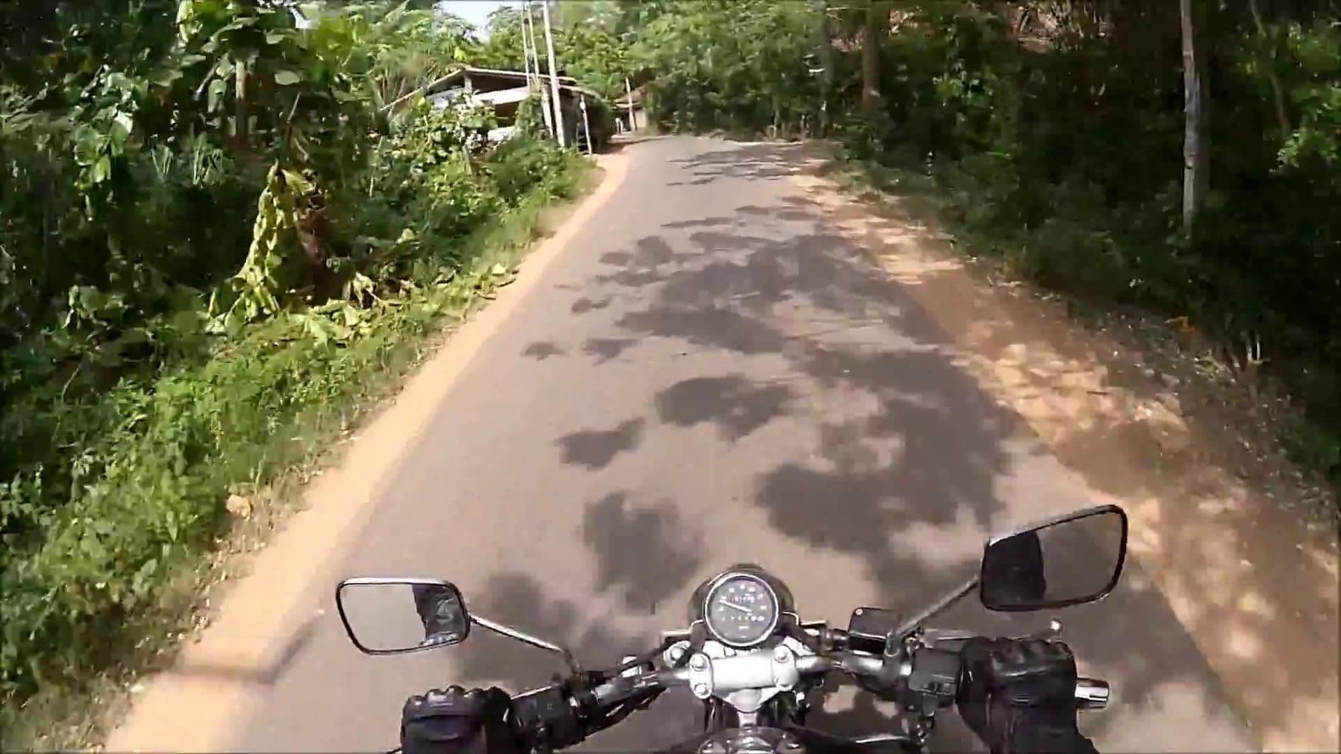 Street view near Villa Khiara, Hikkaduwa