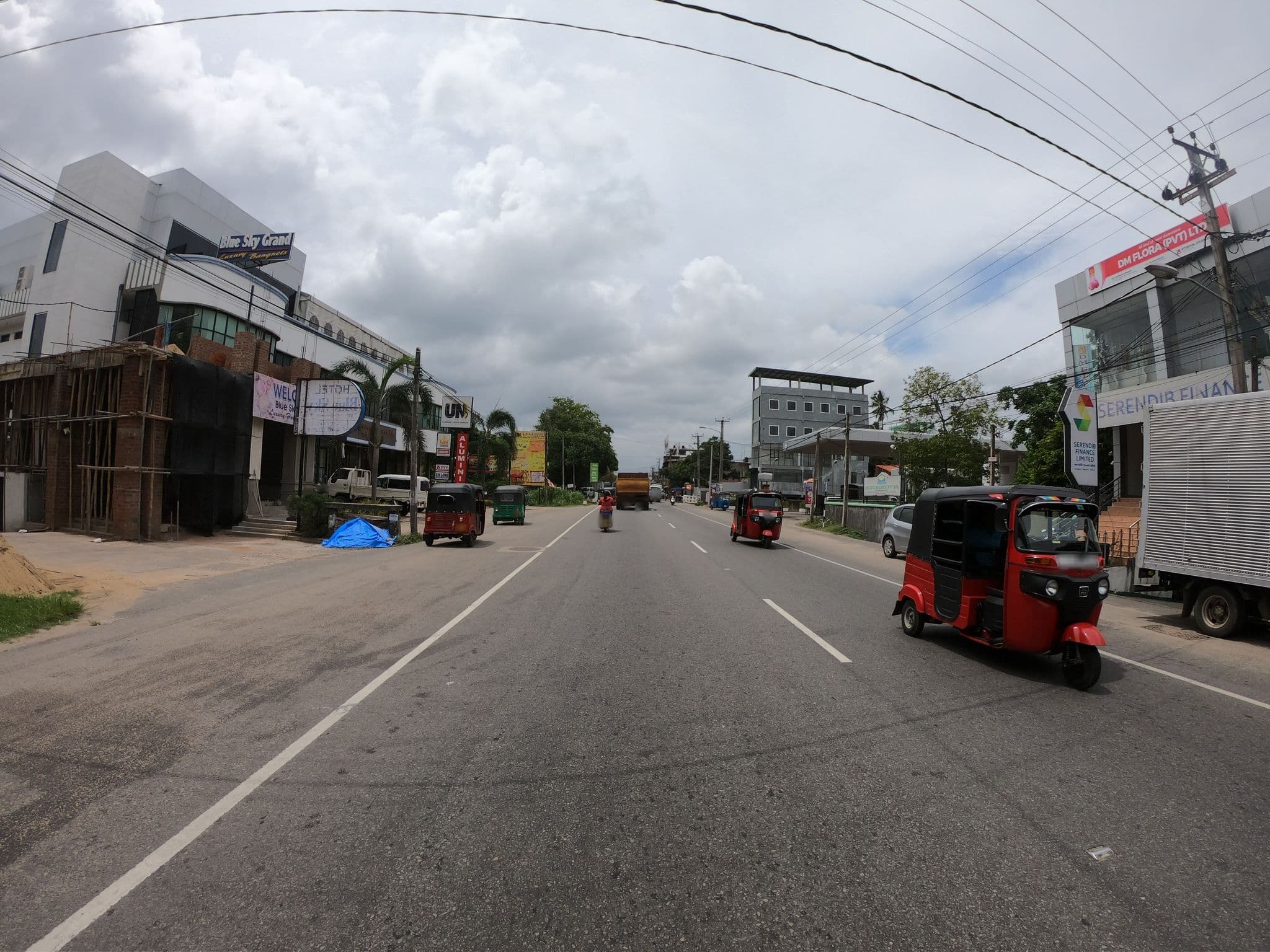 Street view near Hotel Blue Sky, Kurunegala — © paulinus (CC BY-SA · Mapillary)
