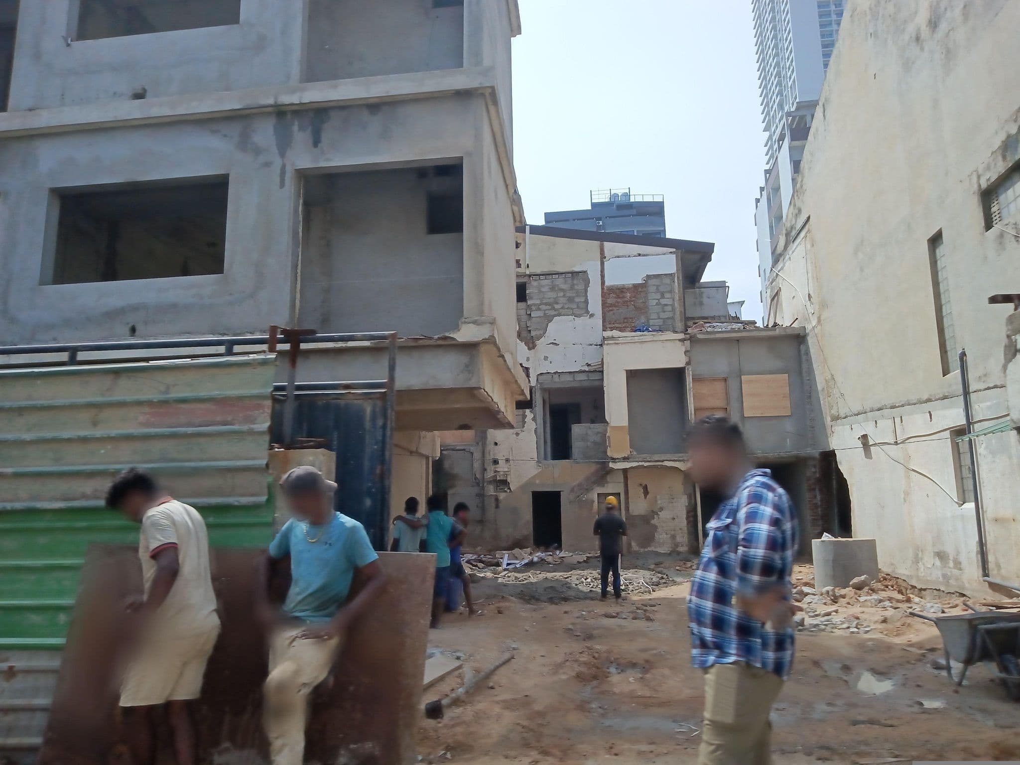 Street view near Sun Hill, Colombo — © maheshika (CC BY-SA · Mapillary)