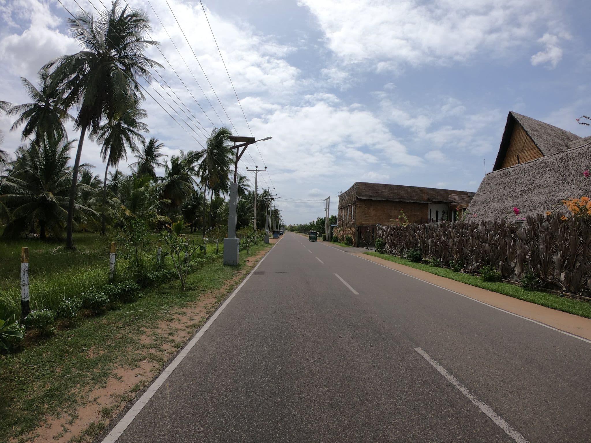 Street view near Malu Malu Resort & Spa, Eravur Town — © paulinus (CC BY-SA · Mapillary)
