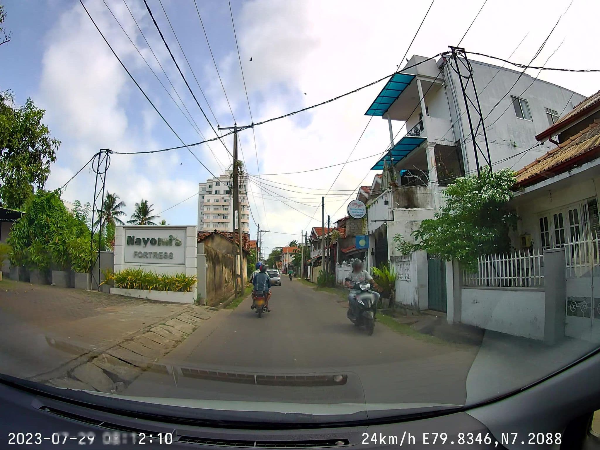 Street view near Lagoon Rest House, Negombo