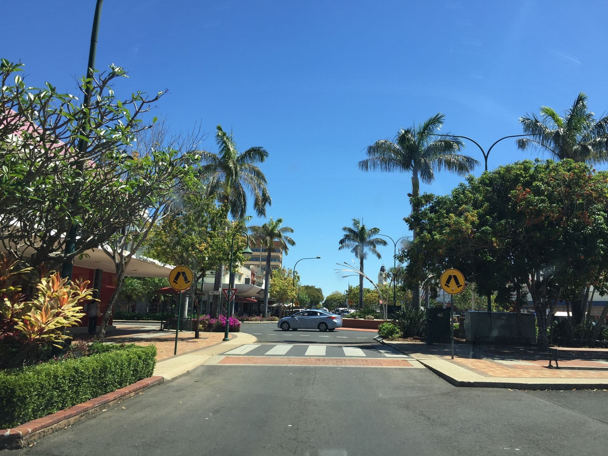 Street view near Grand Midpoint Hostel, Bundaberg — © vagrant42 (CC BY-SA · Mapillary)