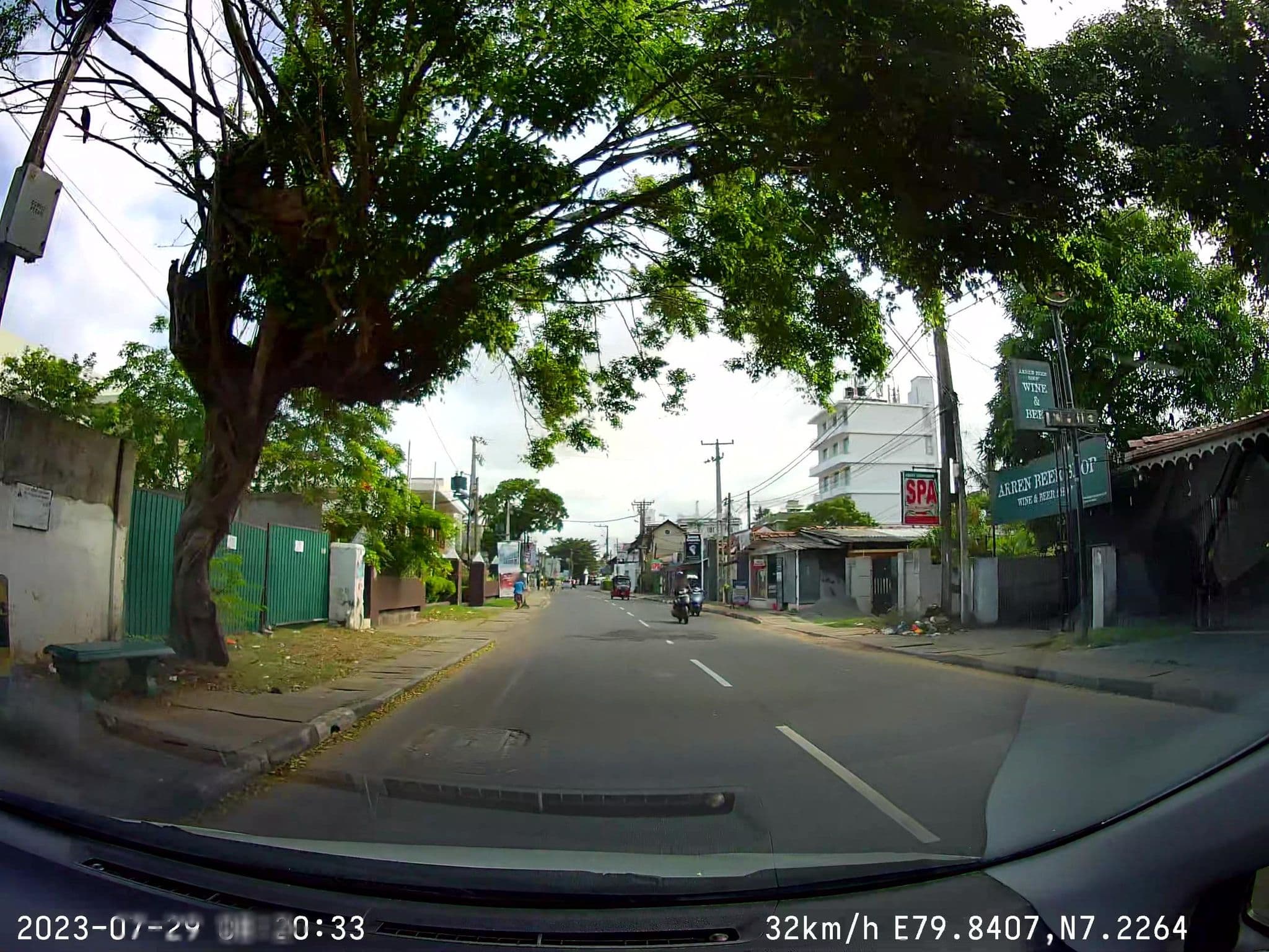 Street view near GoldenStar, Negombo