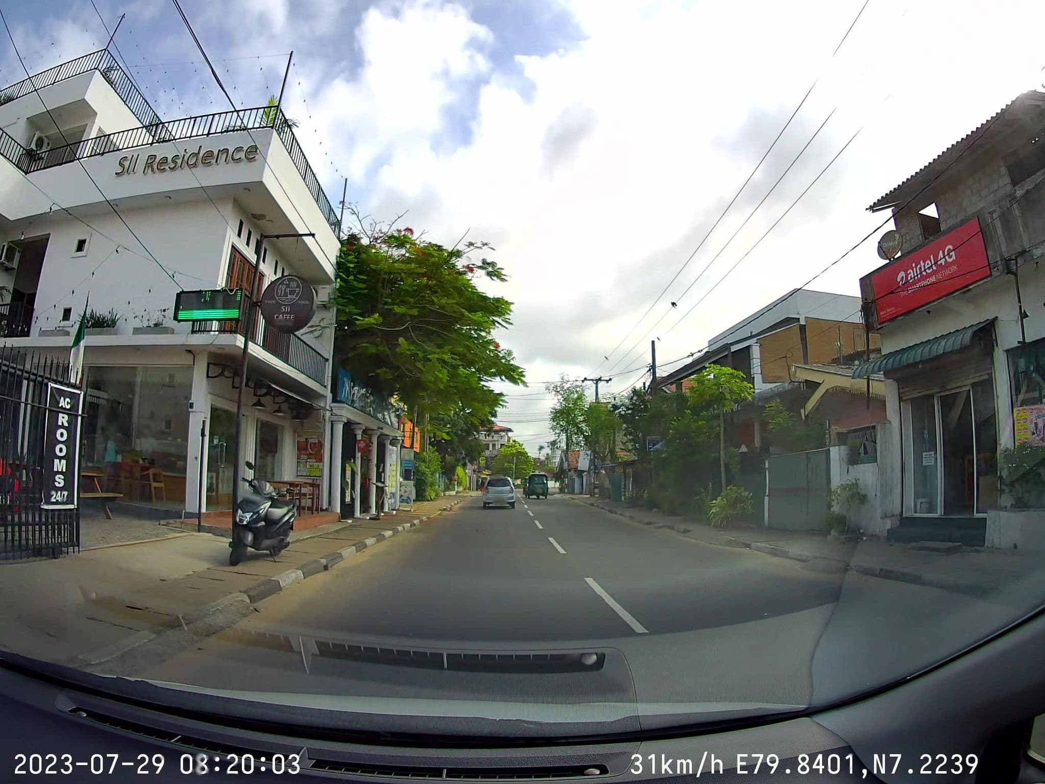 Street view near Prince Residence, Negombo