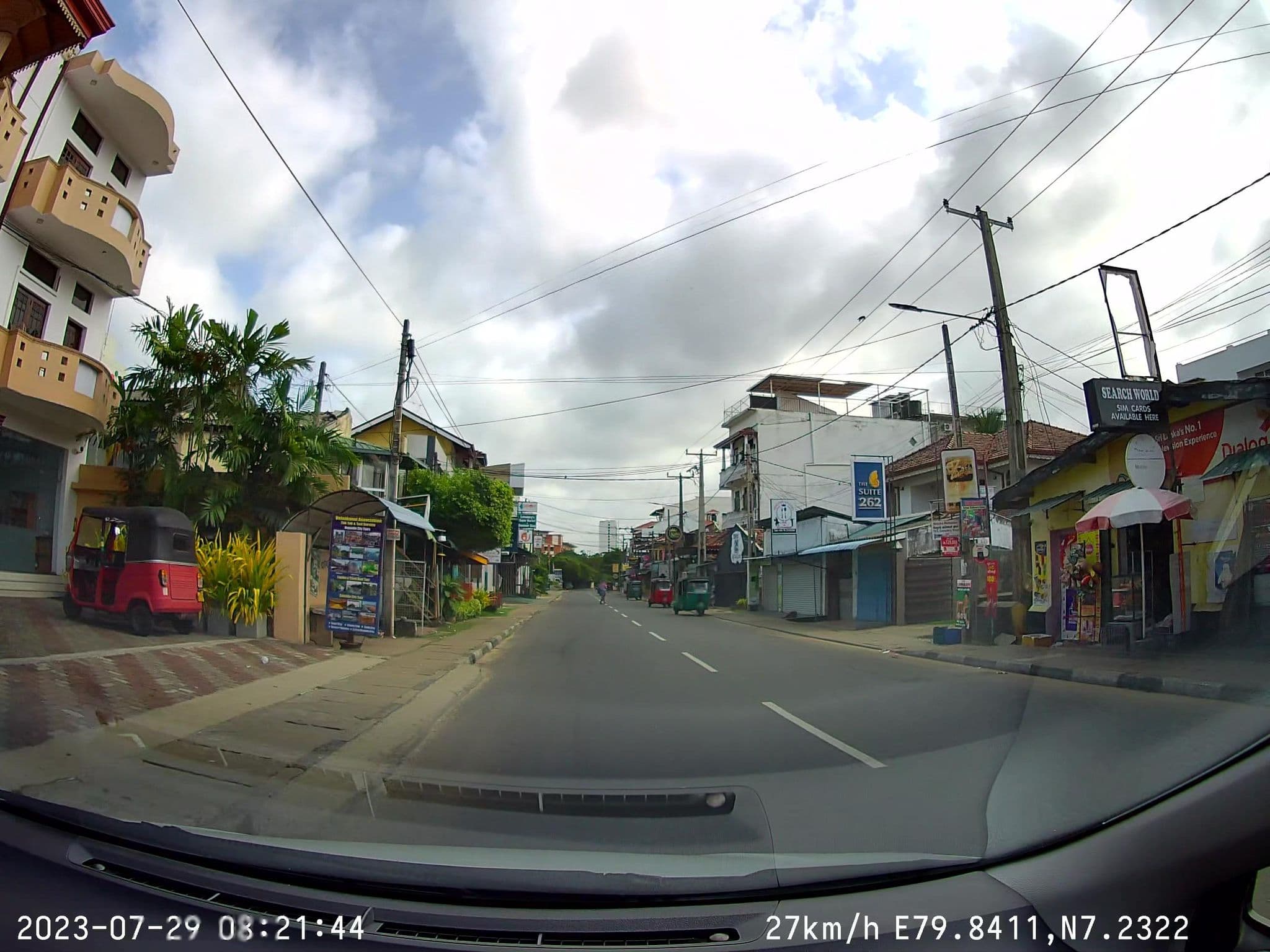 Street view near Rani Beach Resort, Negombo
