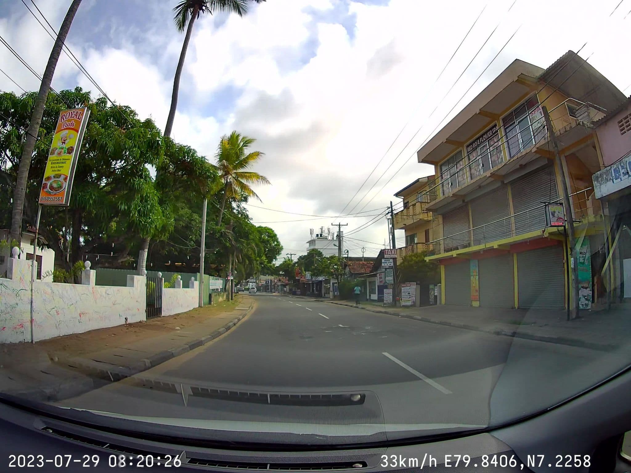 Street view near Sea Drift, Negombo