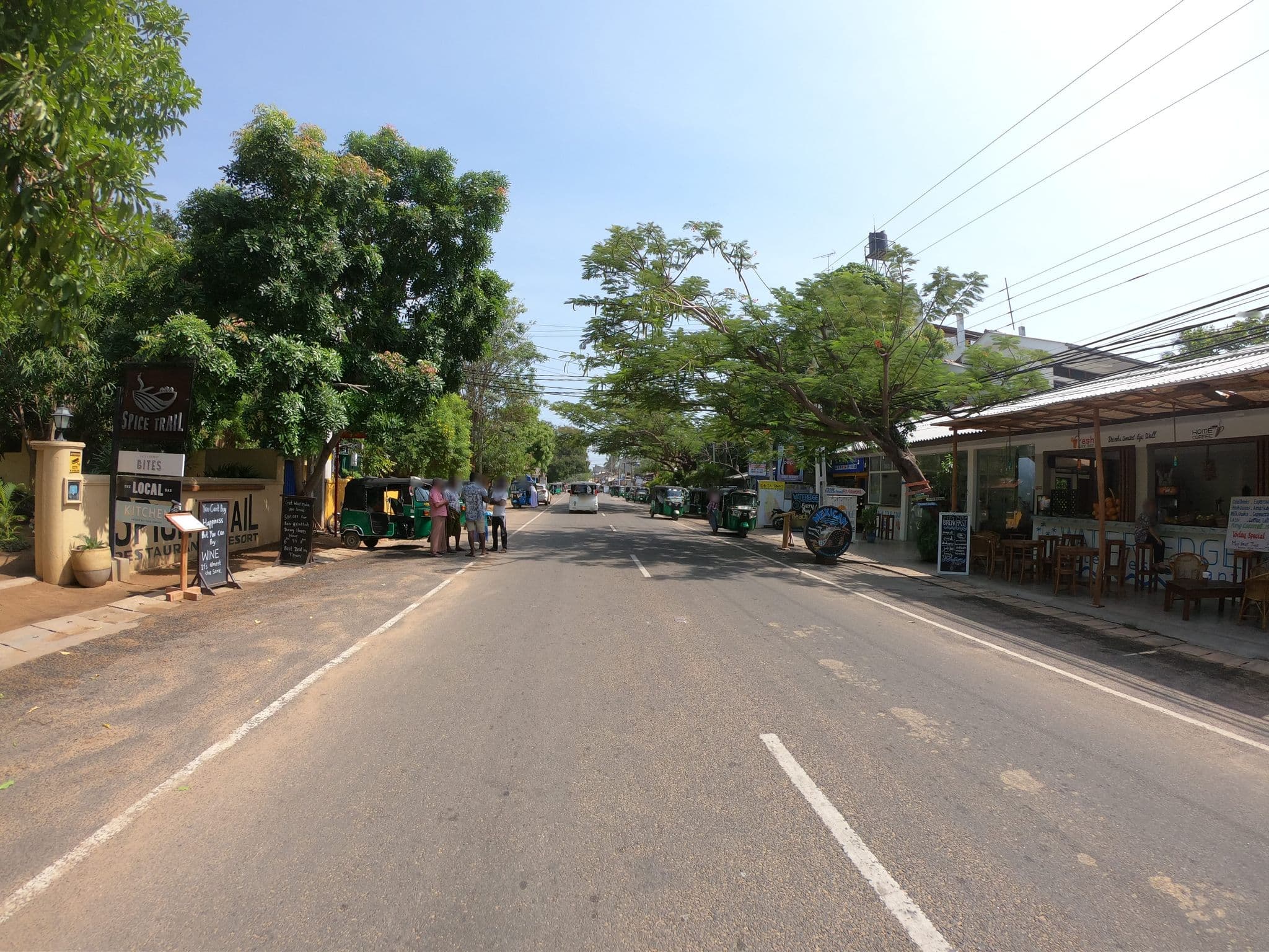 Street view near Arugambay Surf Resort, Pottuvil — © paulinus (CC BY-SA · Mapillary)