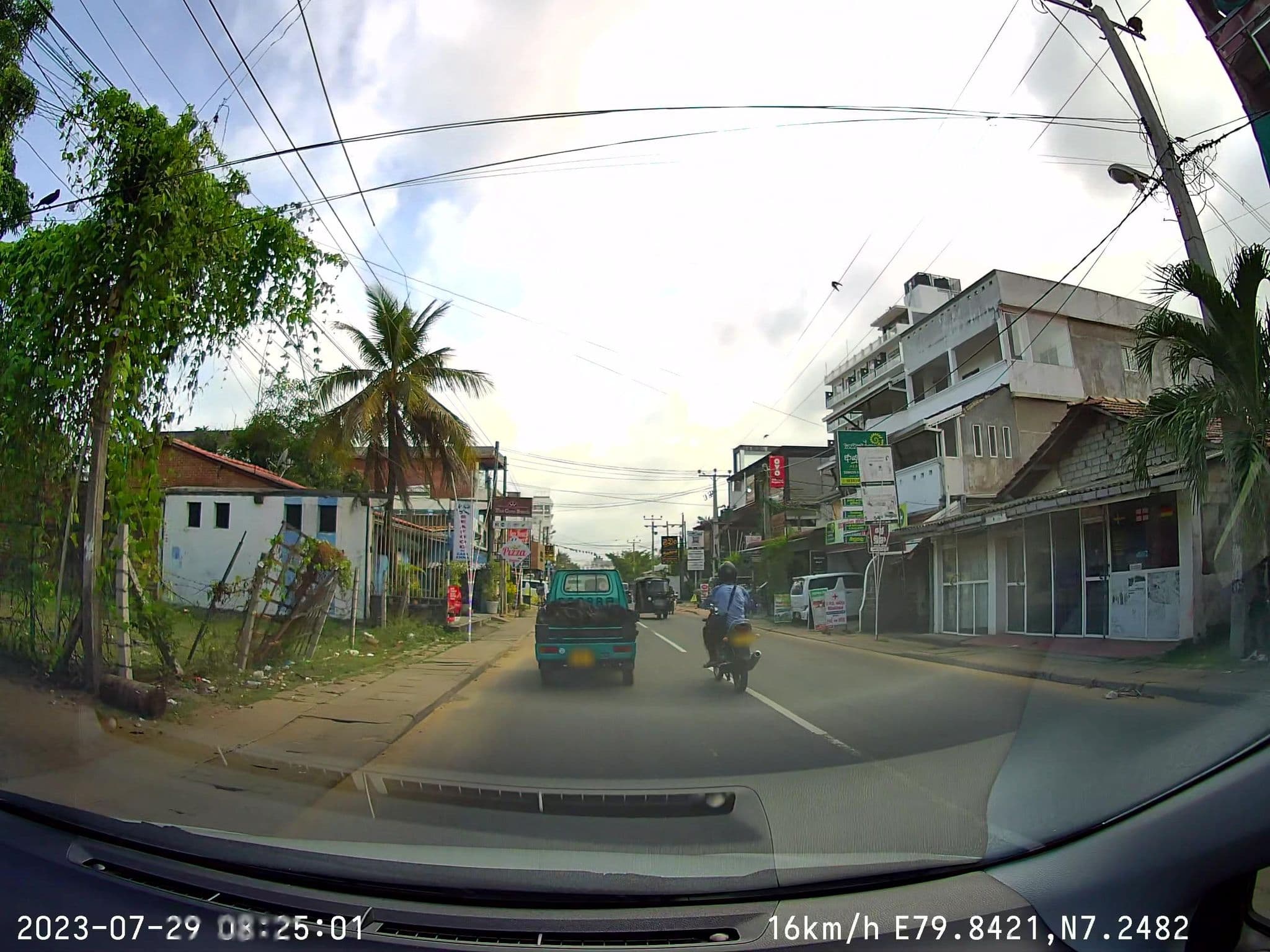 Street view near Gallery by Nature Care Hotel, Negombo