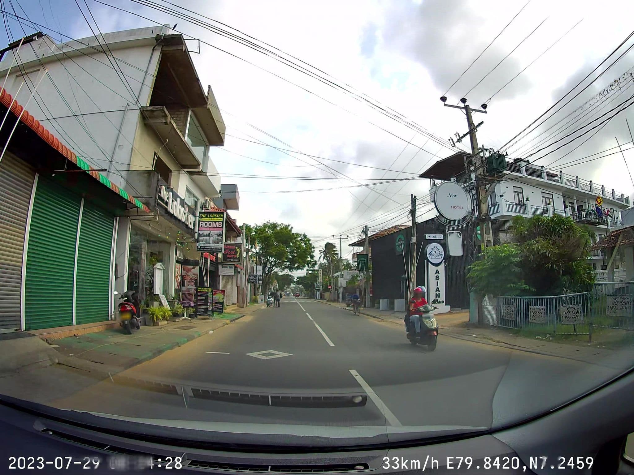 Street view near New Villa Marina, Negombo