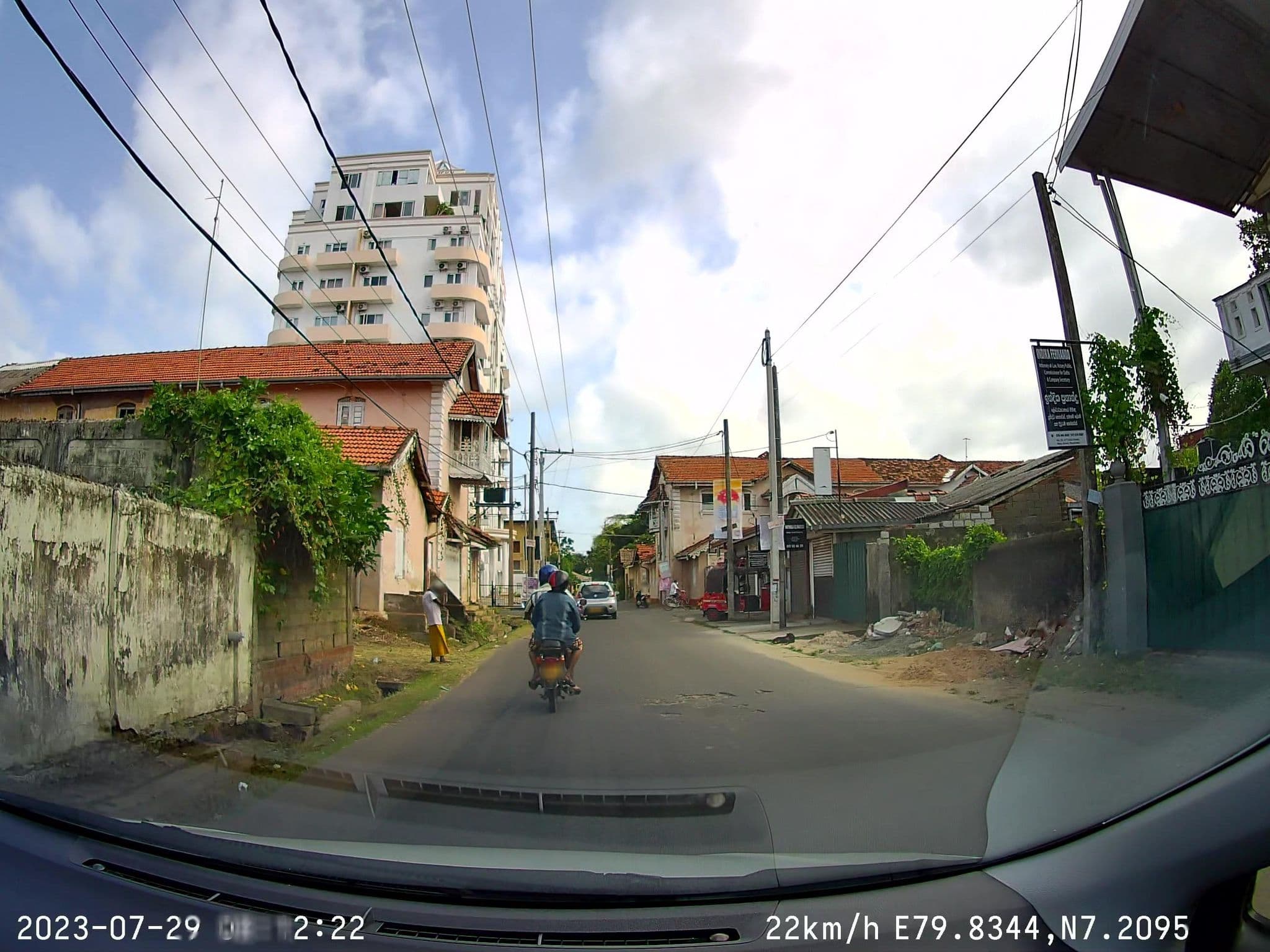 Street view near The Pearl, Negombo