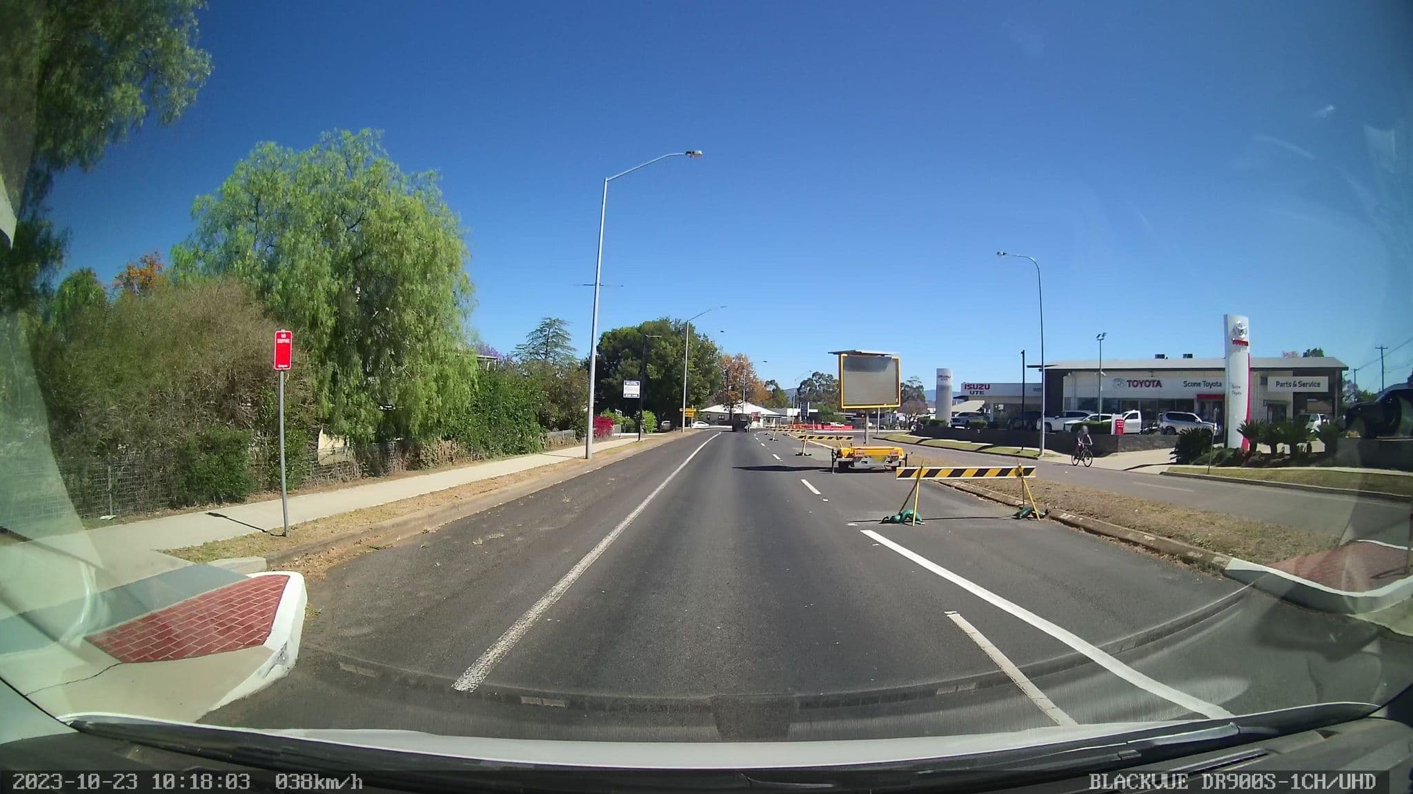 Street view near Airlie House Motor Inn, Scone — © bob3bob3 (CC BY-SA · Mapillary)
