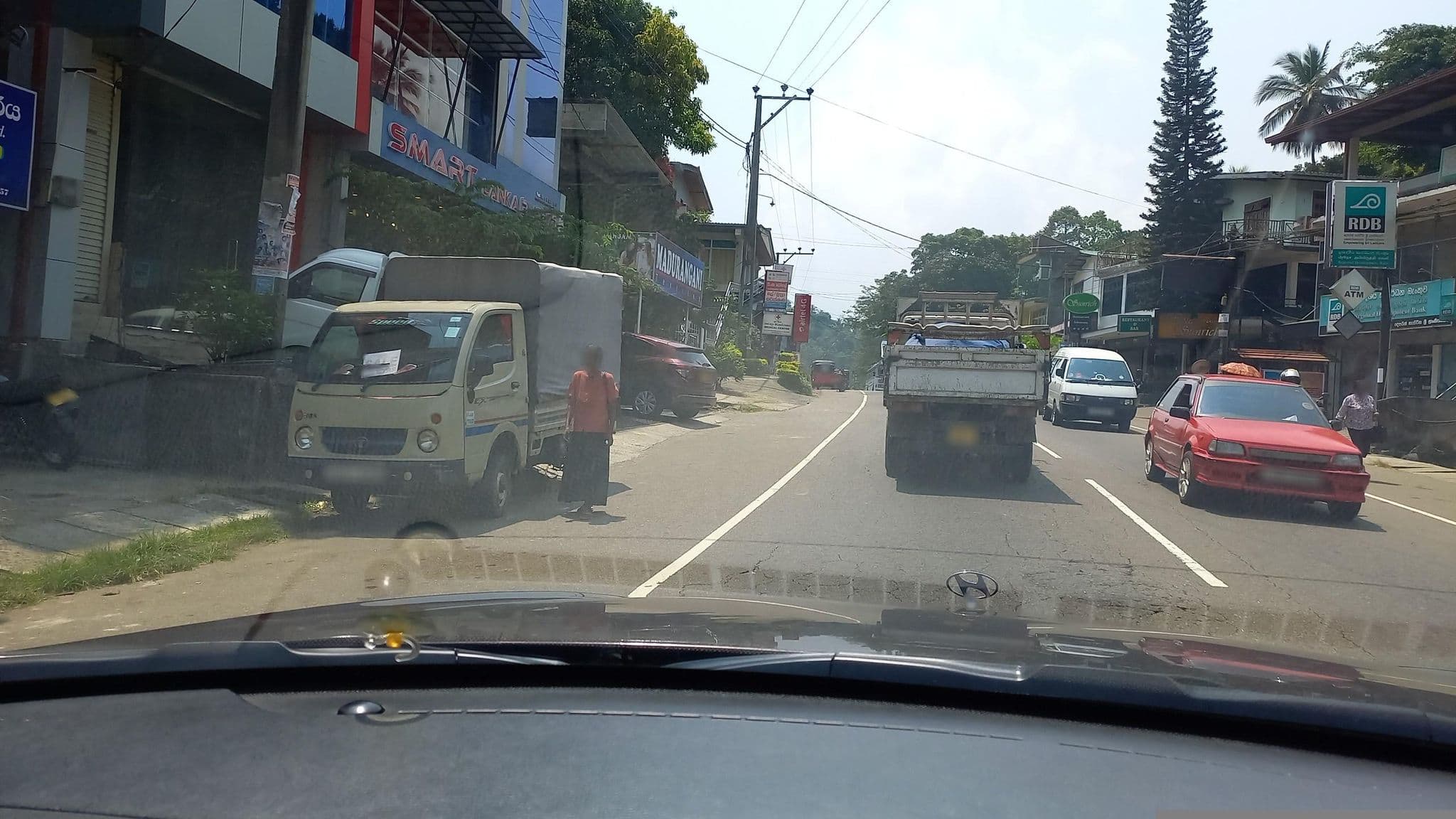 Street view near Hotel Sunrich, Kandy