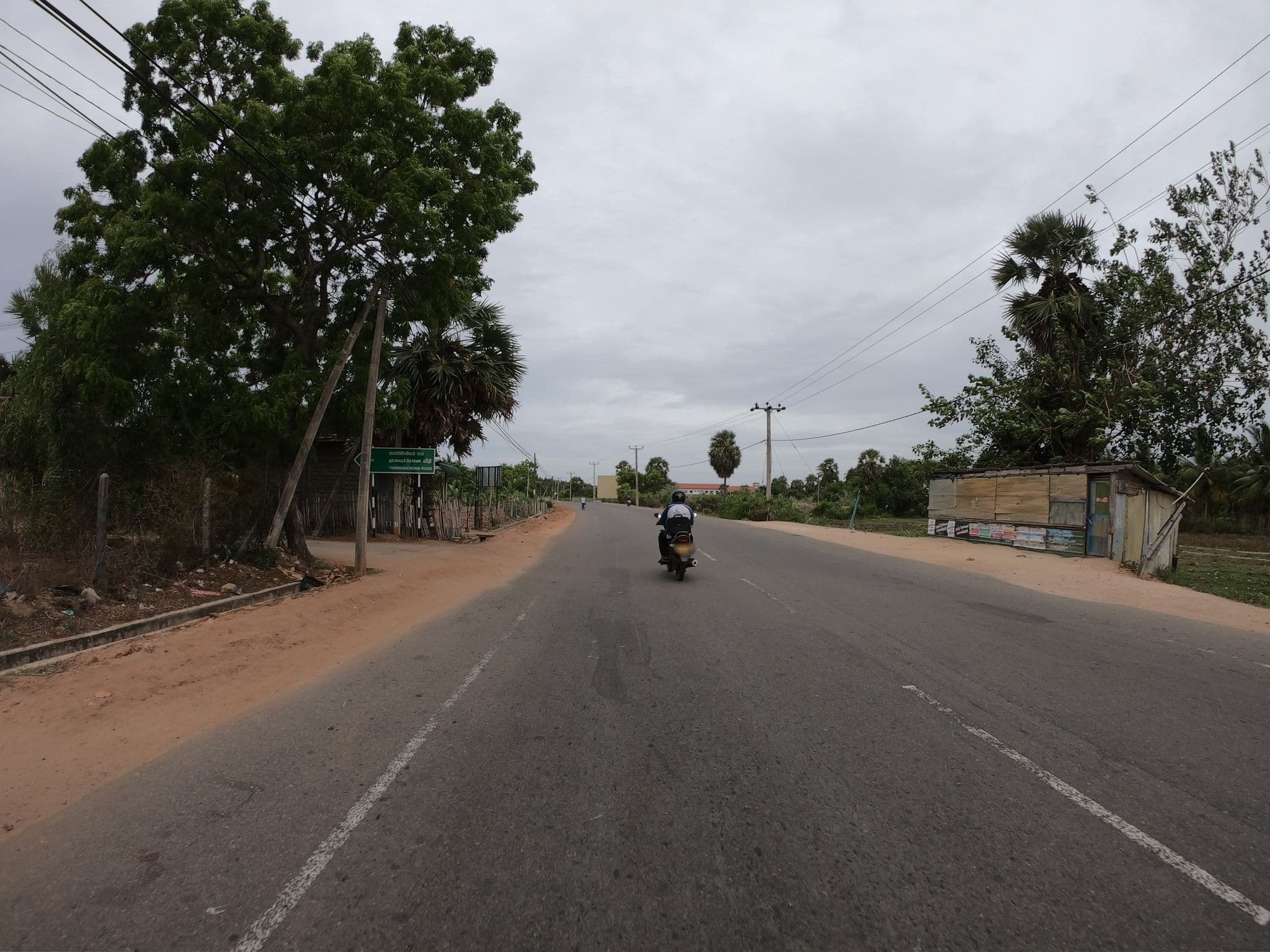 Street view near Coconut Camping, Eravur Town — © paulinus (CC BY-SA · Mapillary)