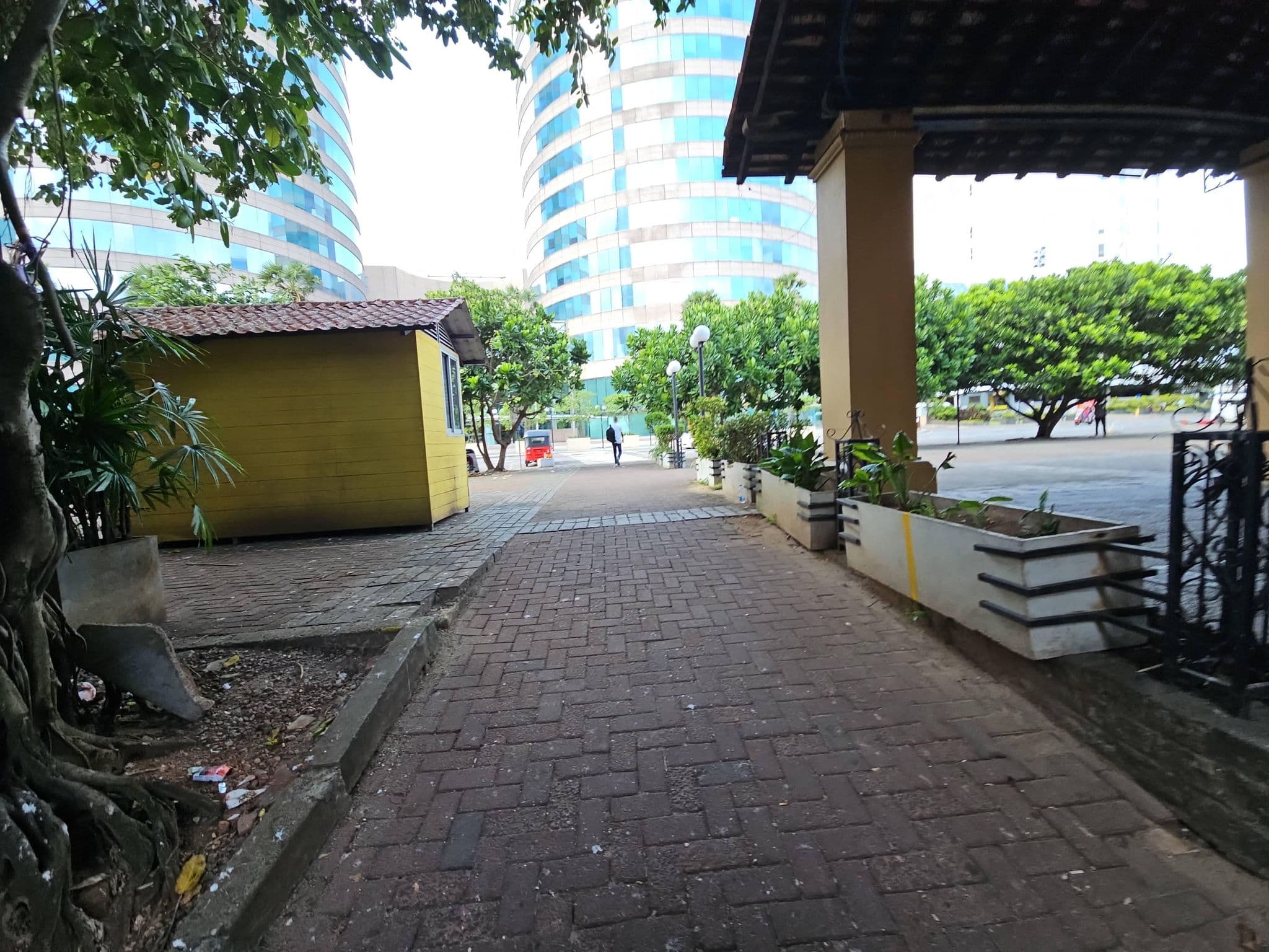 Street view near ZMAX, Colombo — © jlvmateo (CC BY-SA · Mapillary)