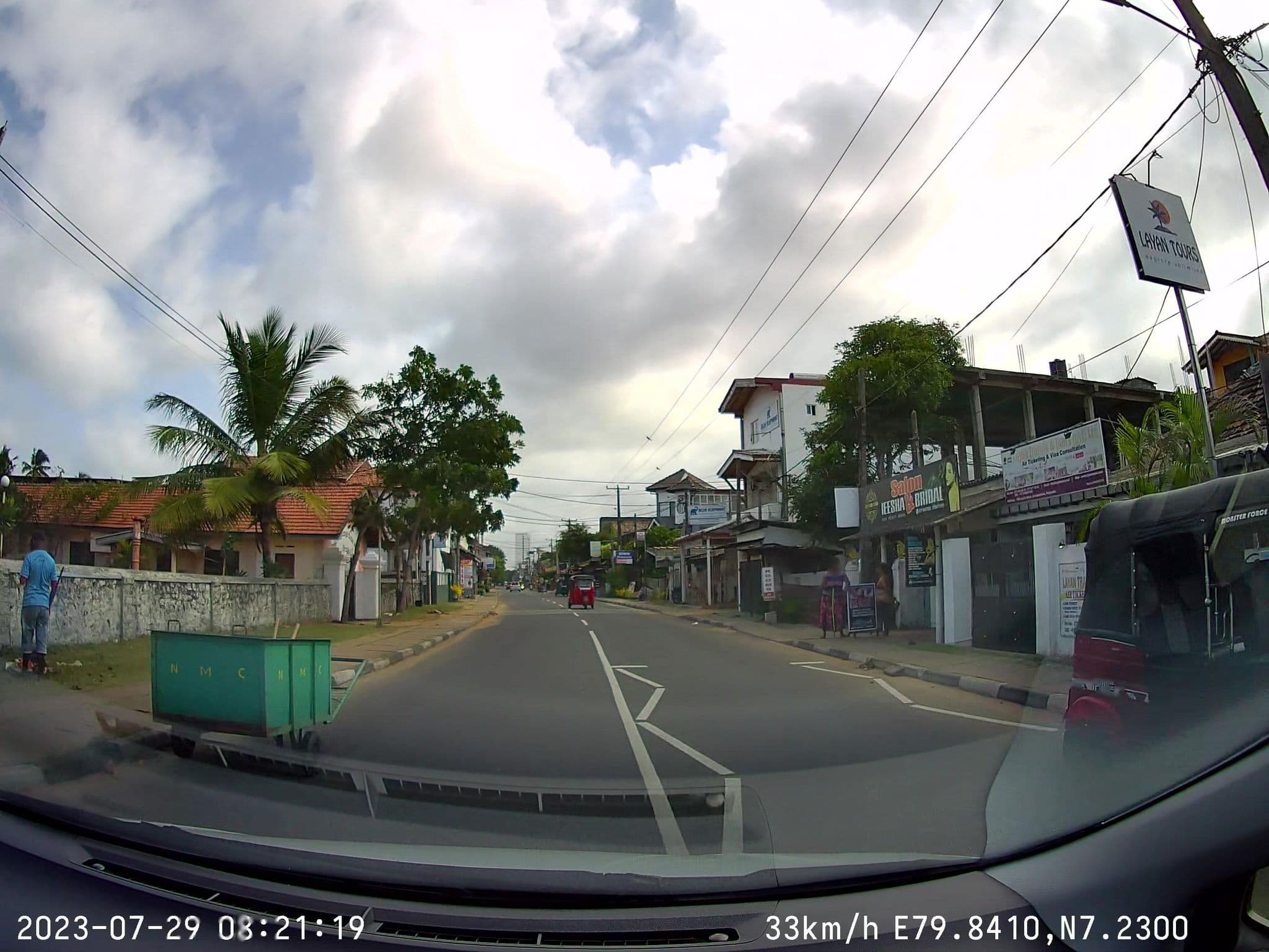 Street view near Fun Whales Guest house, Negombo