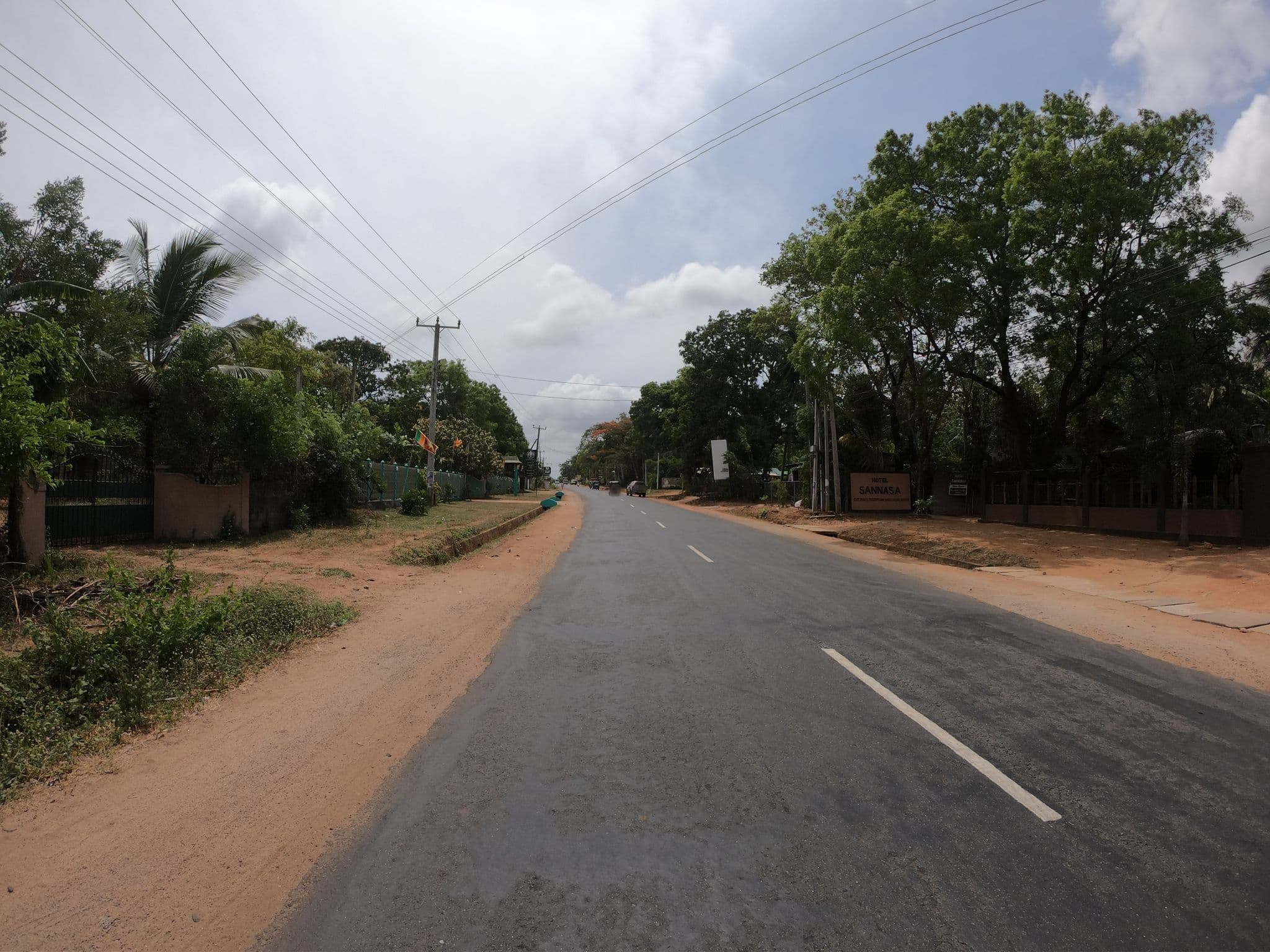 Street view near Hotel Sannasa, Dambulla — © paulinus (CC BY-SA · Mapillary)