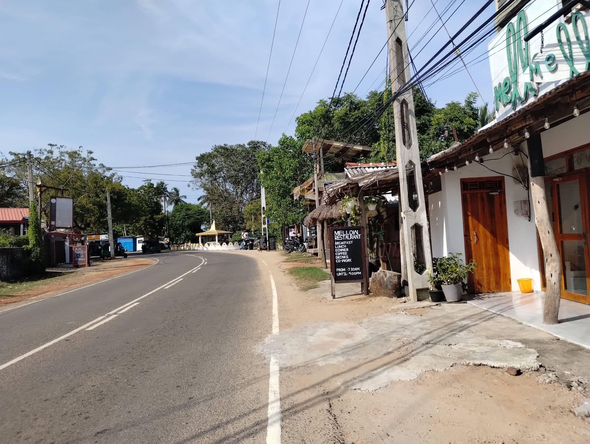 Street view near EastWind Surf Camp, Pottuvil — © ocramzir (CC BY-SA · Mapillary)