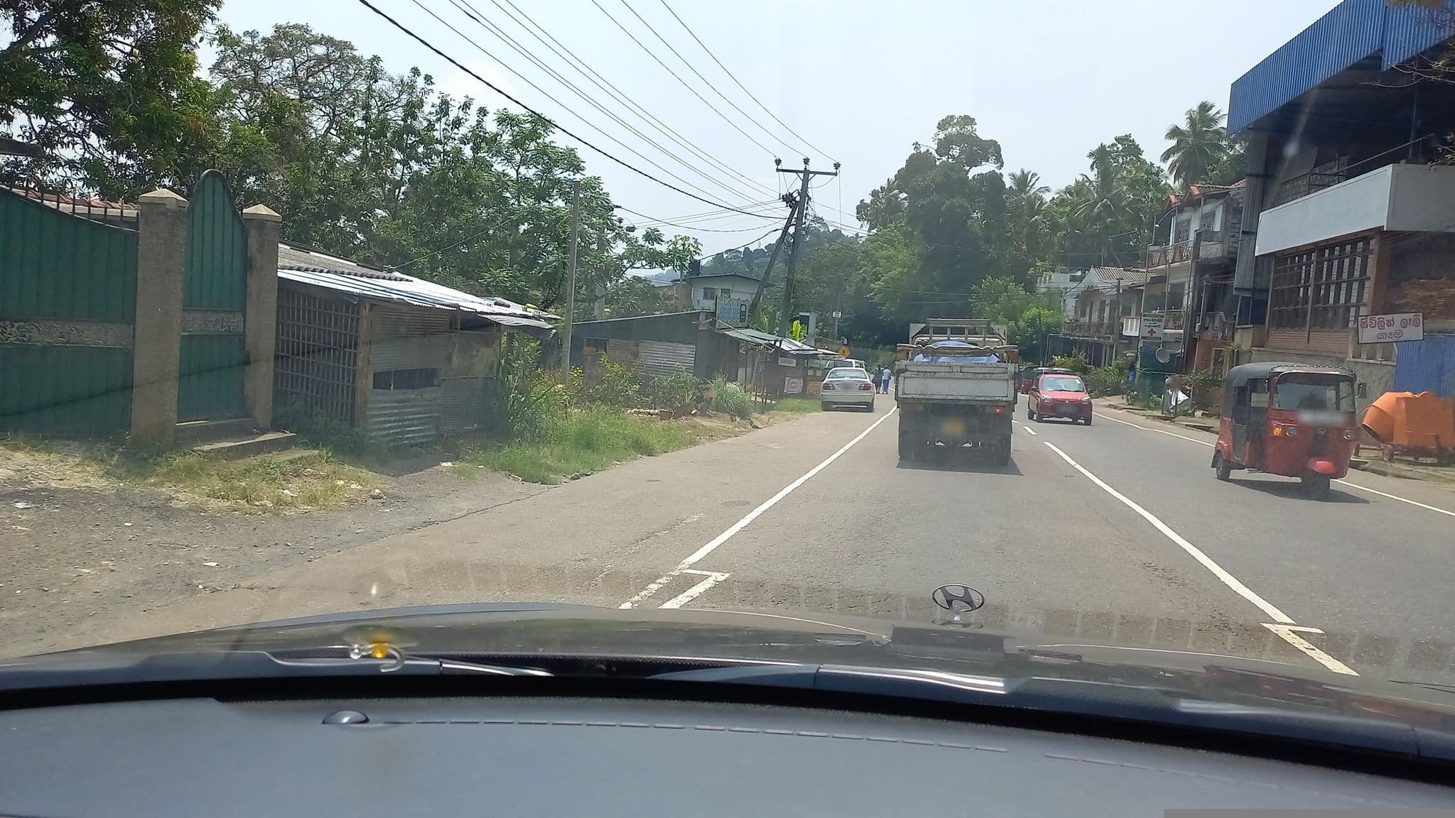 Street view near Nugawela guest house, Kandy
