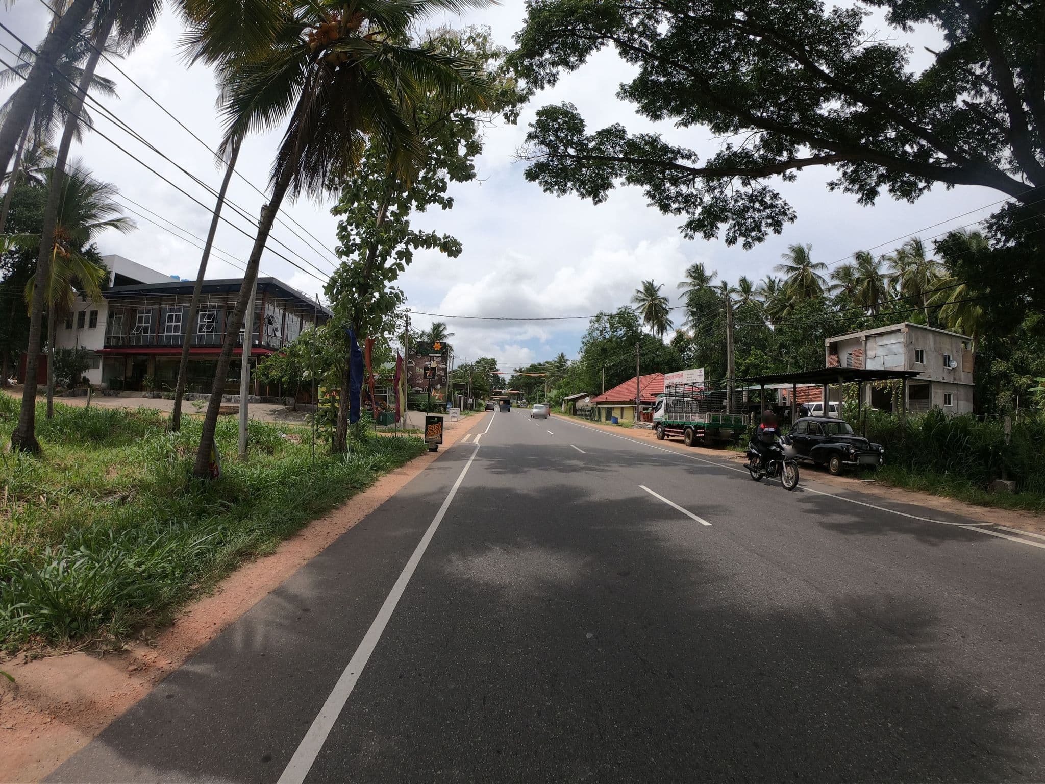 Street view near Ranmal Nature Hotel, Kurunegala — © paulinus (CC BY-SA · Mapillary)
