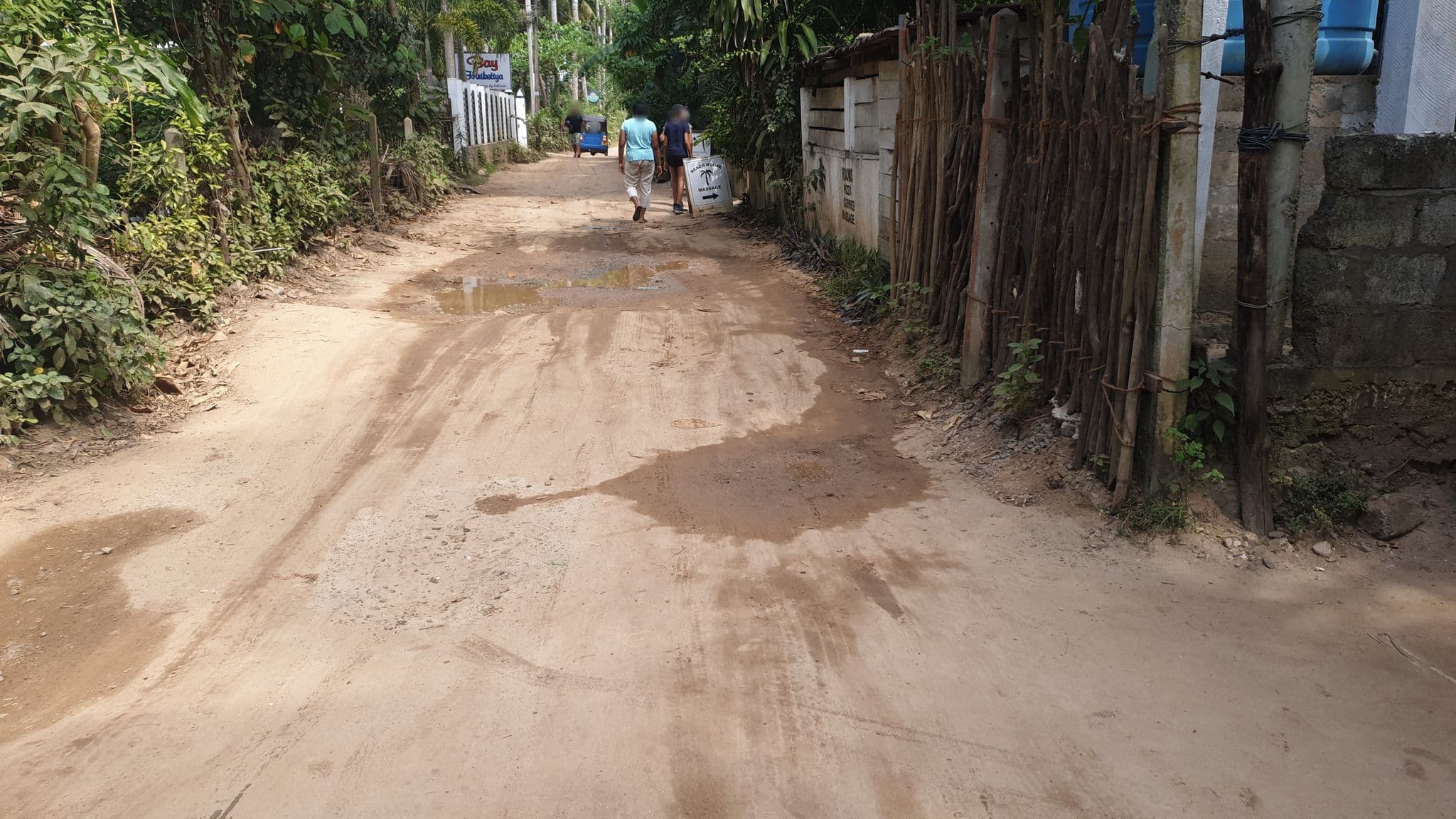 Street view near Bay Hiriketiya, Beliatta — © coreagc (CC BY-SA · Mapillary)