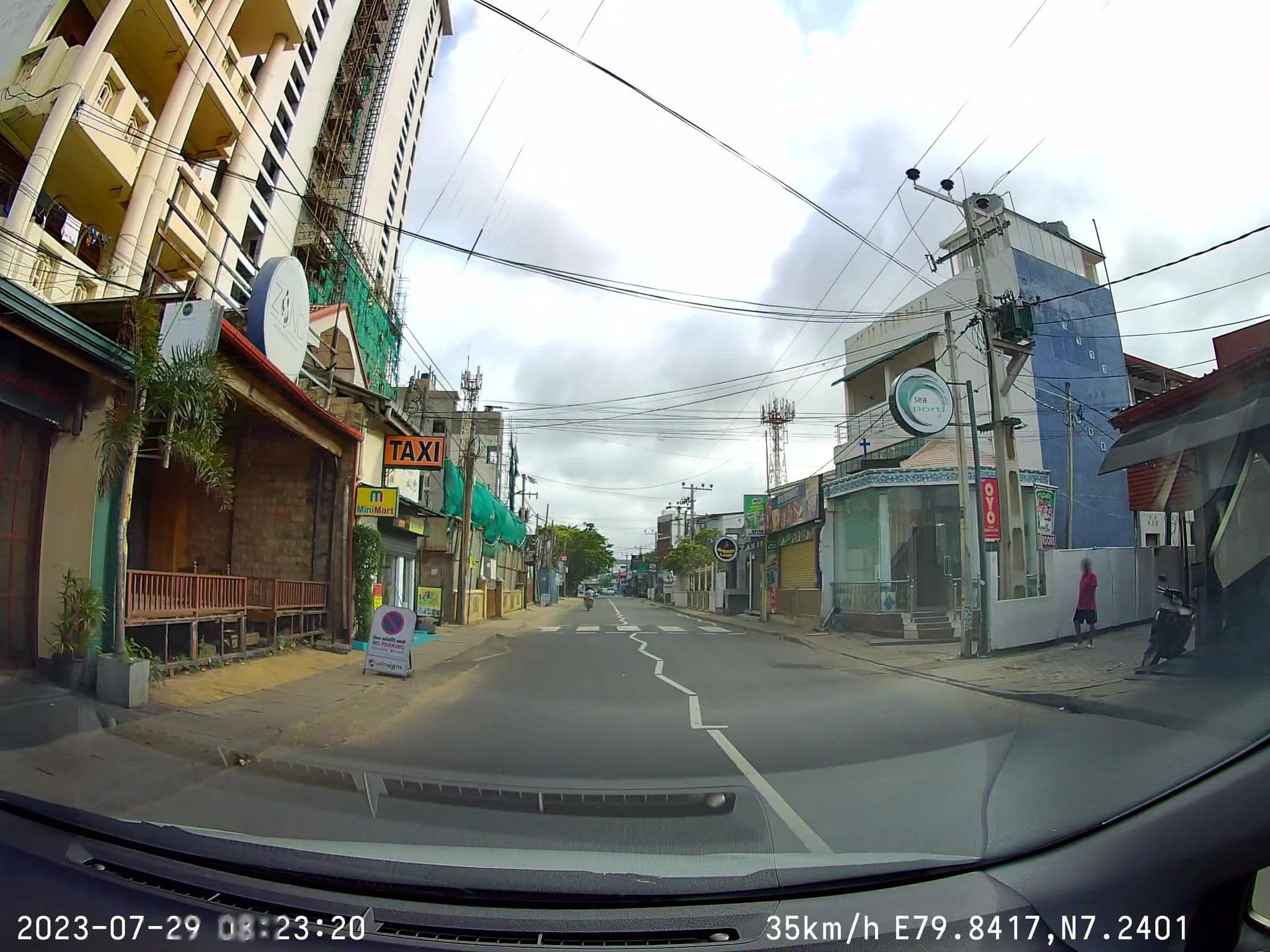 Street view near Sea Port Hotel, Negombo