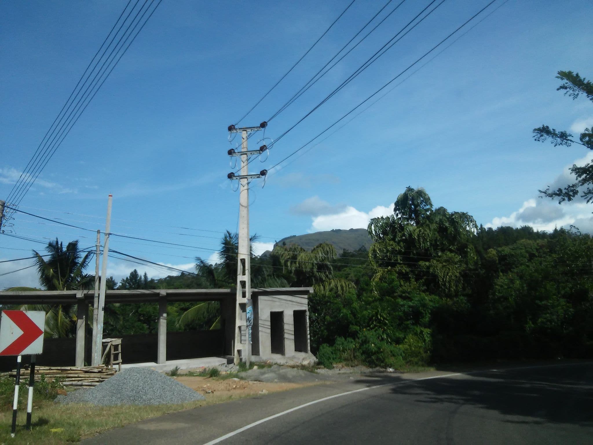 Street view near River Side Hotel, Haputale — © shravan91 (CC BY-SA · Mapillary)