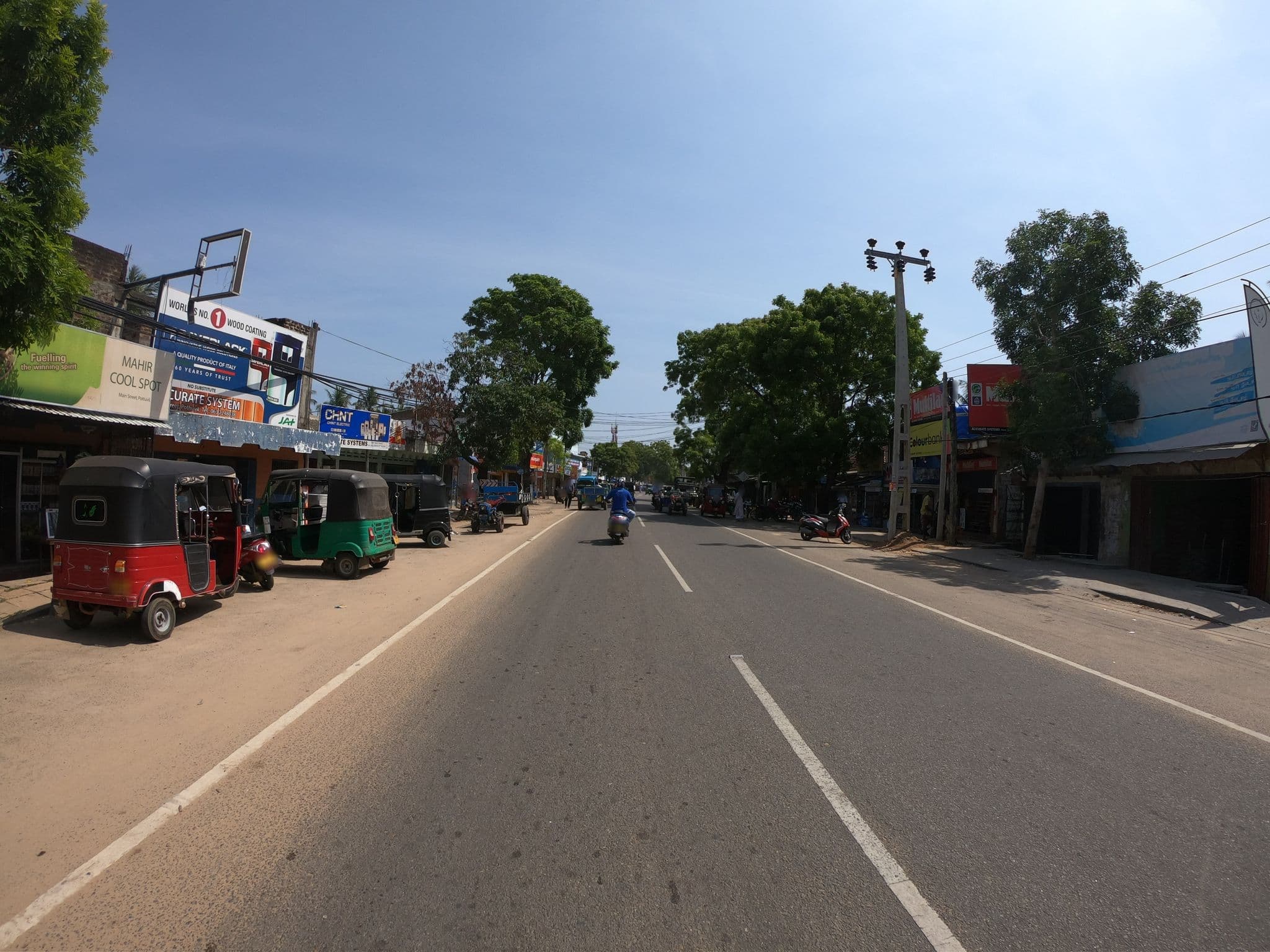 Street view near New Rilwan Hotel, Pottuvil — © paulinus (CC BY-SA · Mapillary)