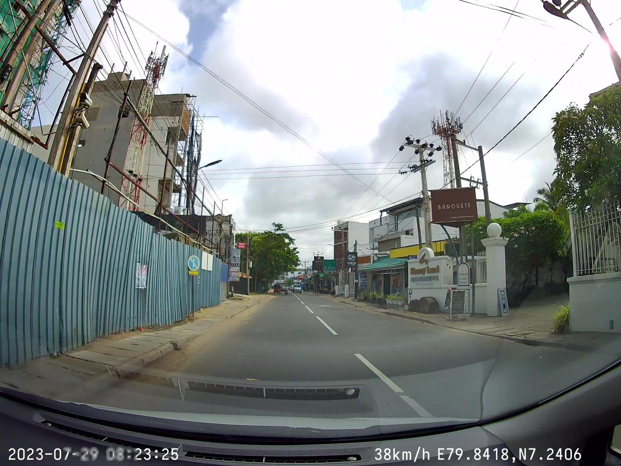 Street view near Sherry Land, Negombo