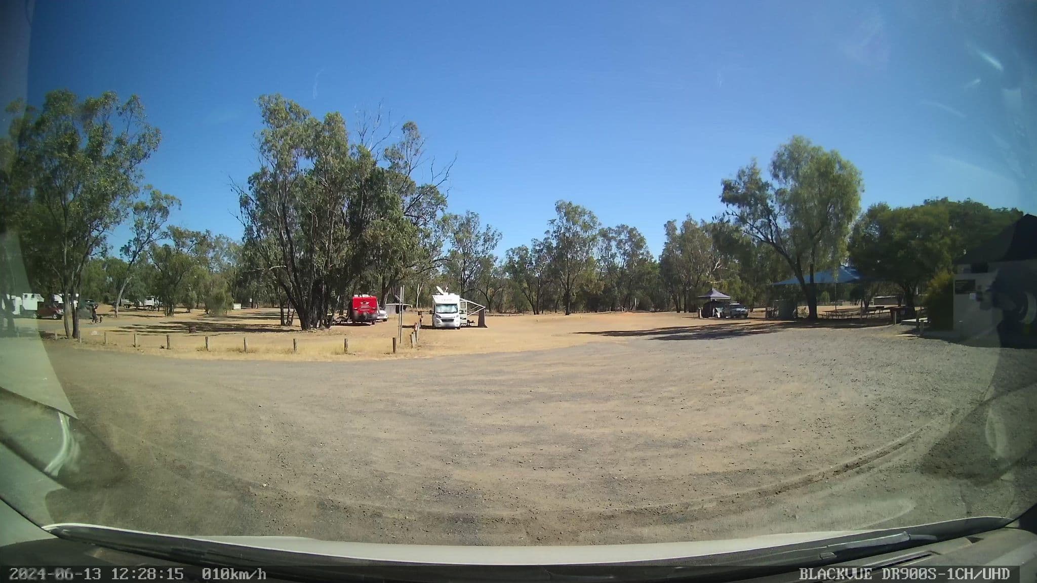 Street view near Bedford Weir Camping Reeerve, Blackwater — © bob3bob3 (CC BY-SA · Mapillary)
