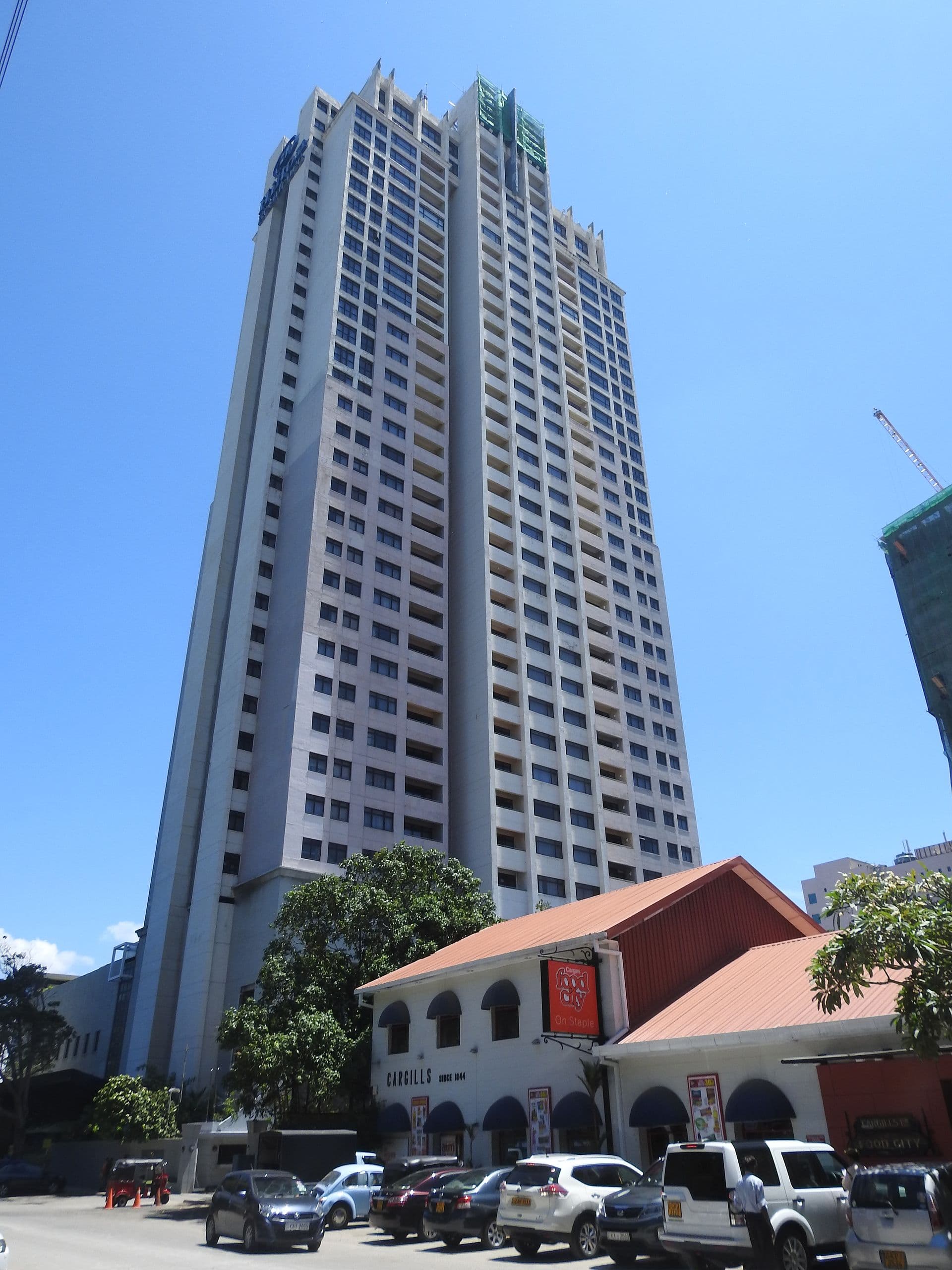Hilton Colombo Residences (via Wikimedia Commons, CC BY-SA 4.0)
