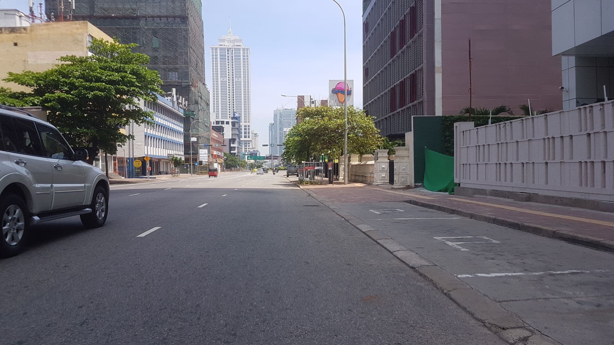 Street view near Sheraton Colombo Hotel, Colombo — © mbethke (CC BY-SA · Mapillary)
