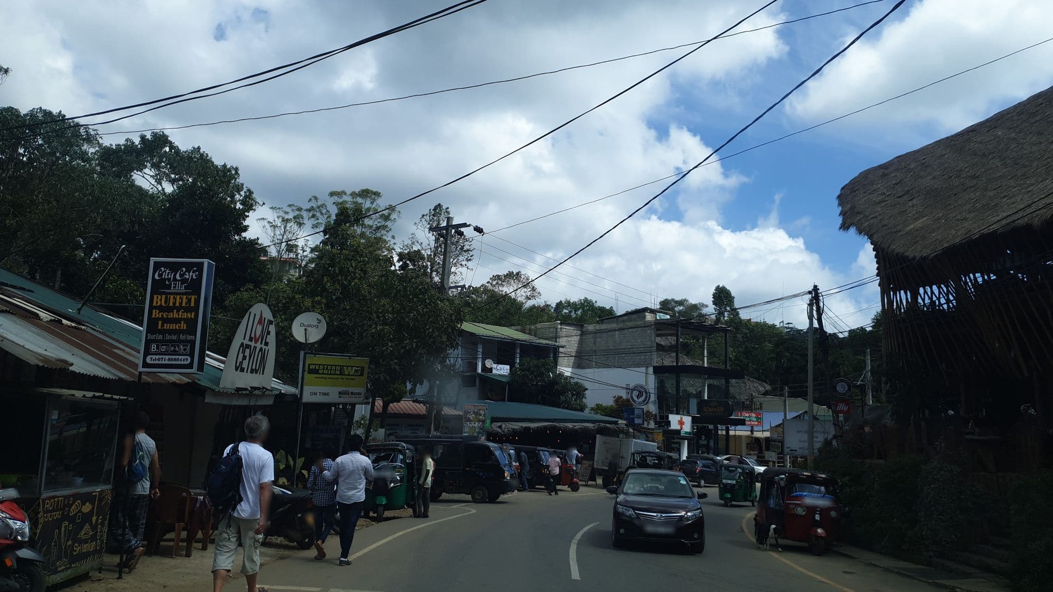 Street view near Pasal Hotel, Ella Town
