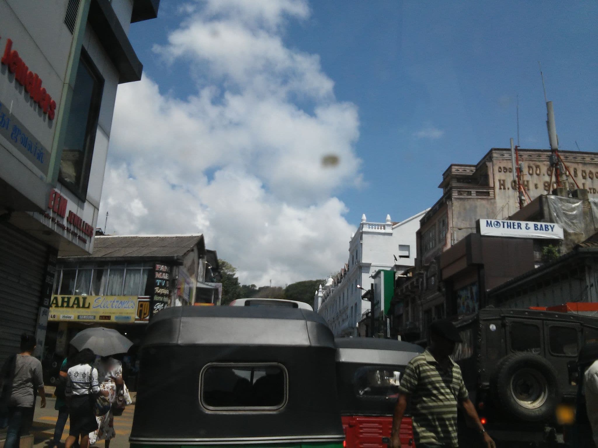 Street view near The Radh, Kandy — © shravan91 (CC BY-SA · Mapillary)