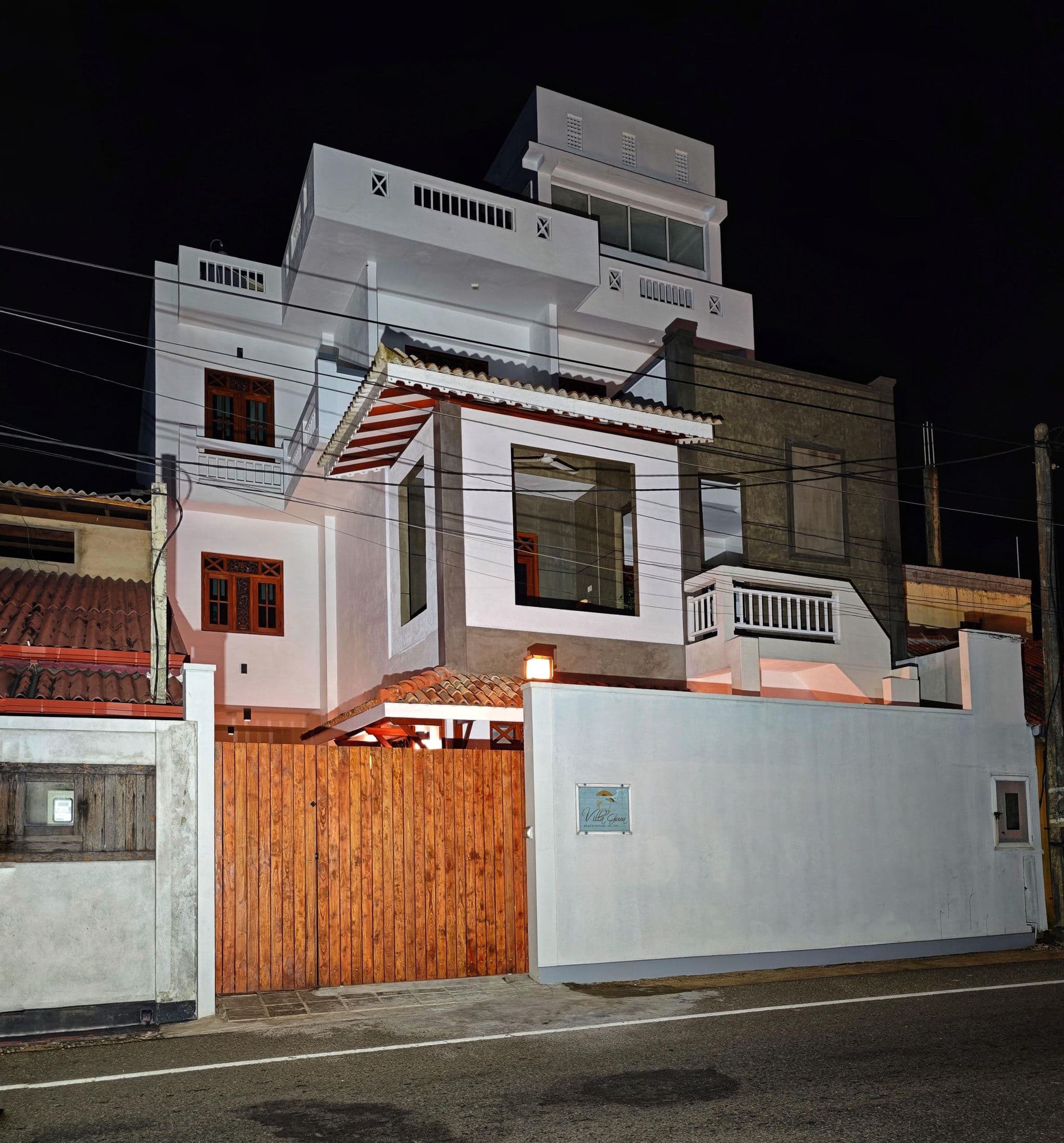 Street view near Jayasanka Guest House, Hikkaduwa