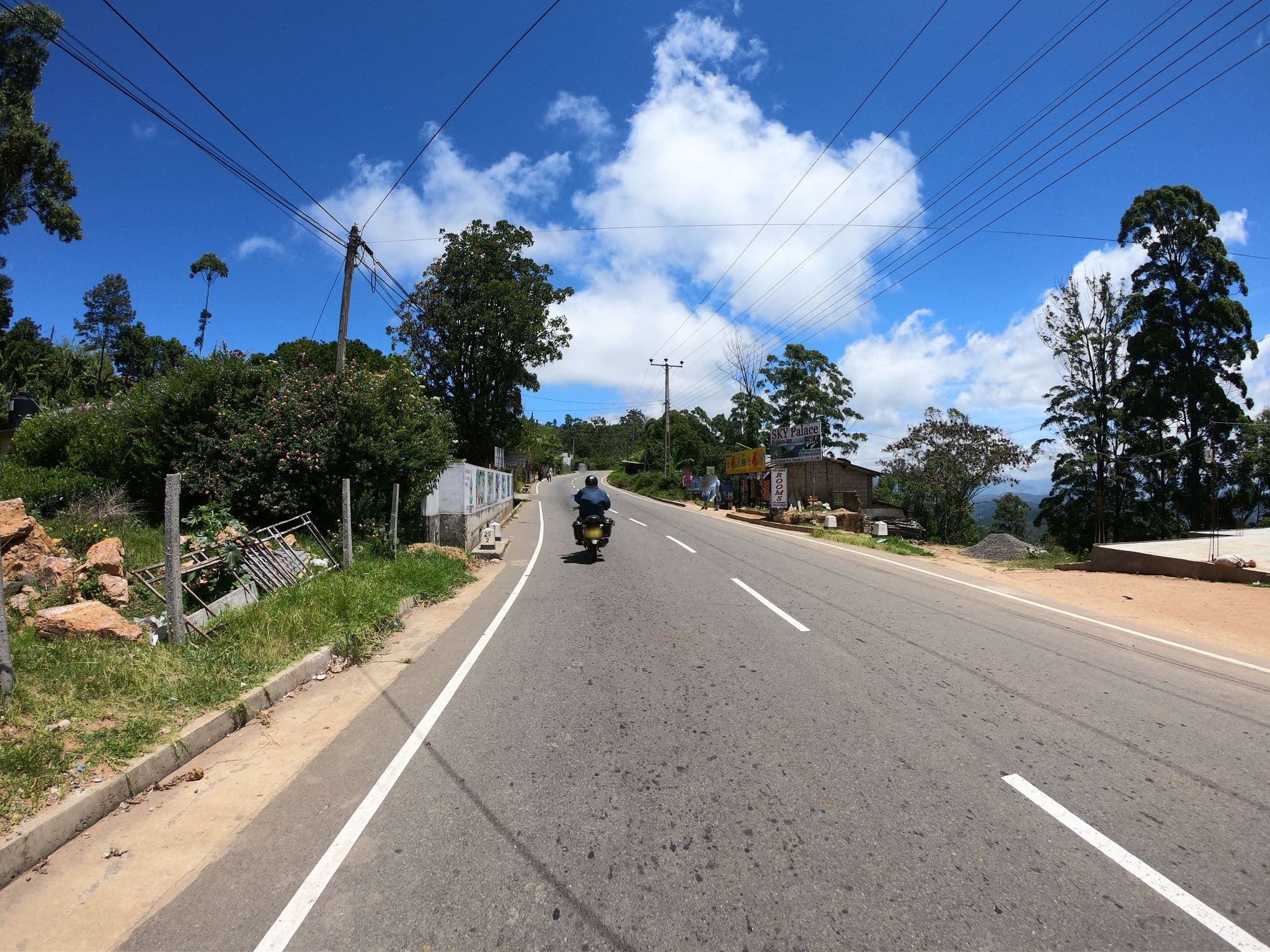 Street view near The White Lotus, Haputale — © paulinus (CC BY-SA · Mapillary)